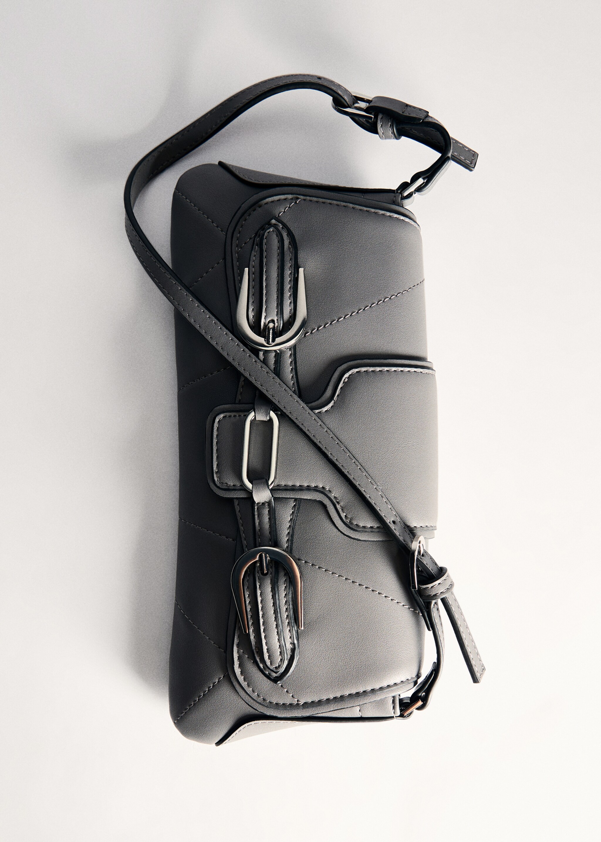 Shoulder bag with buckles detail - Details of the article 5, Grey. Ref: 77024058-00.