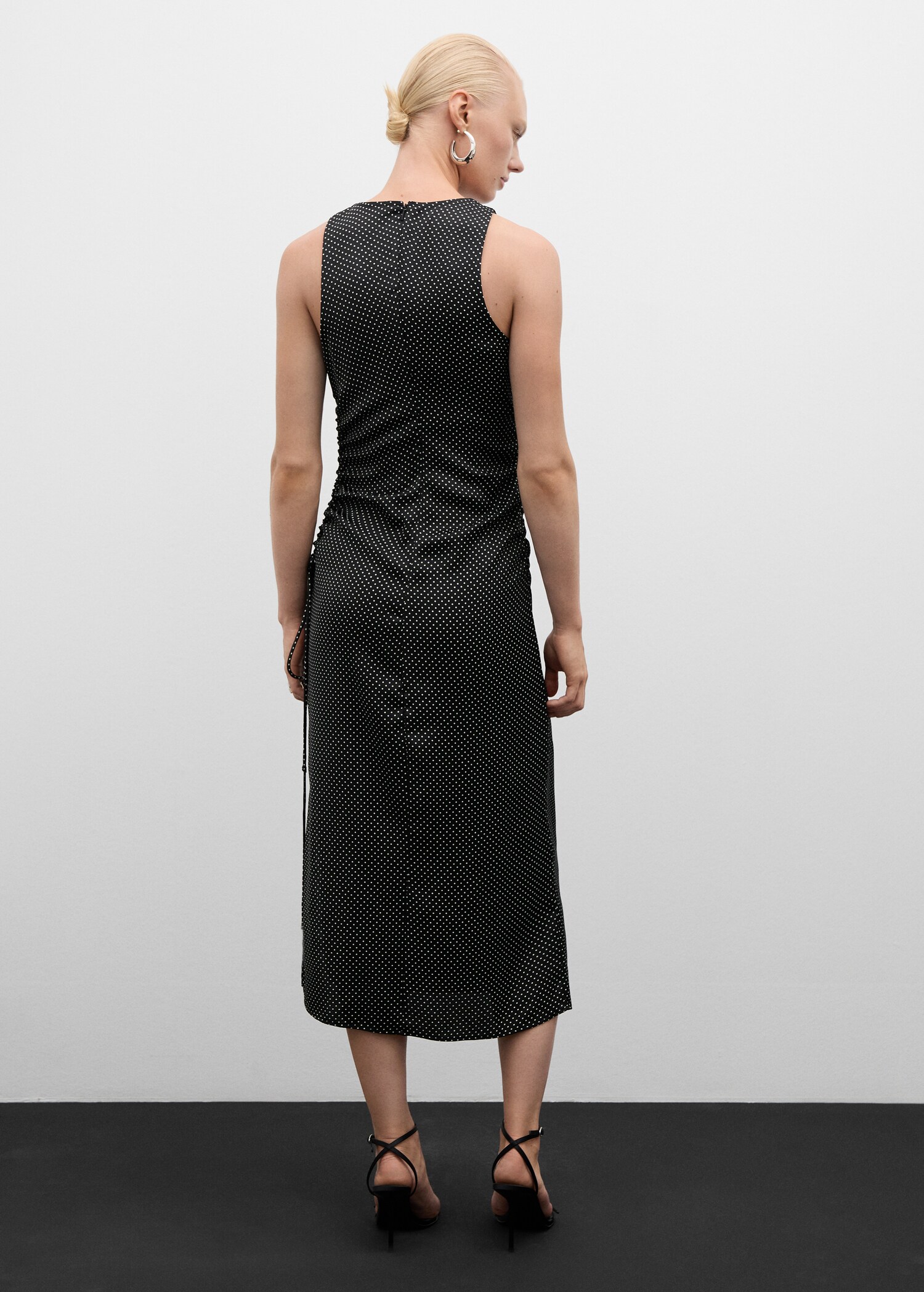 Vestido lunares fruncido lateral - Reverso del artículo