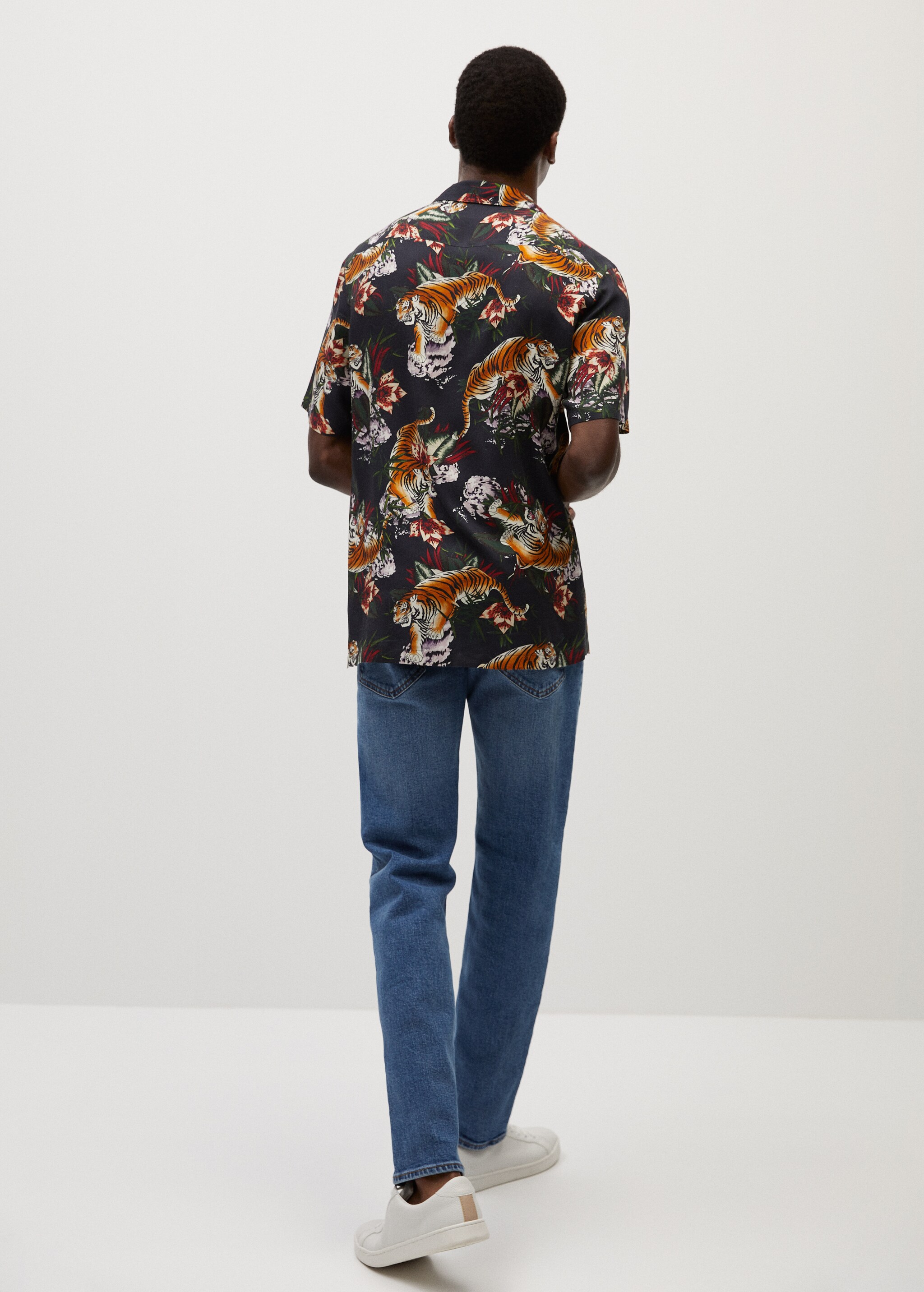 Camisa estampada hawaiana - Reverso del artículo