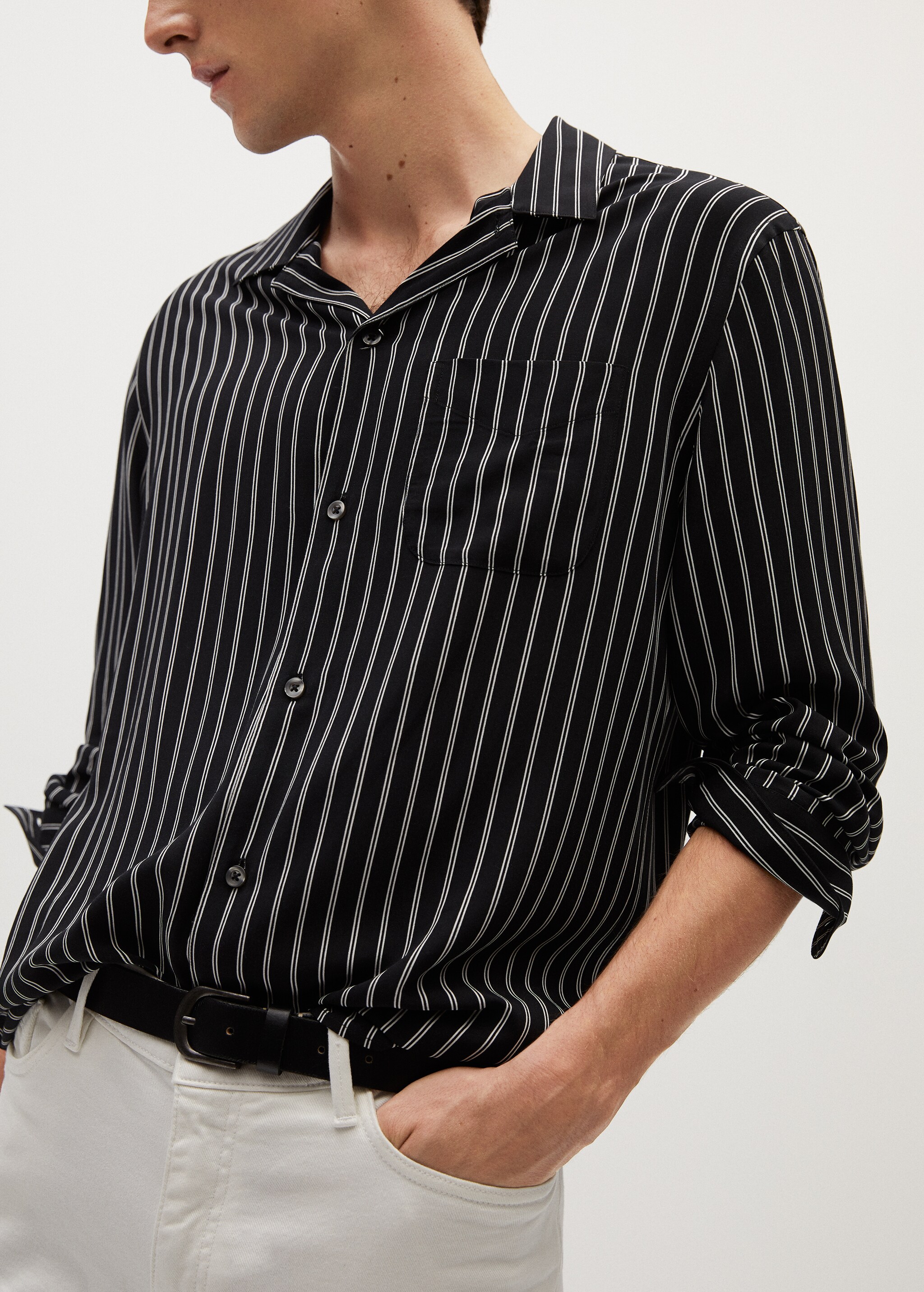Camisa regular fit fluida - Detalle del artículo 2