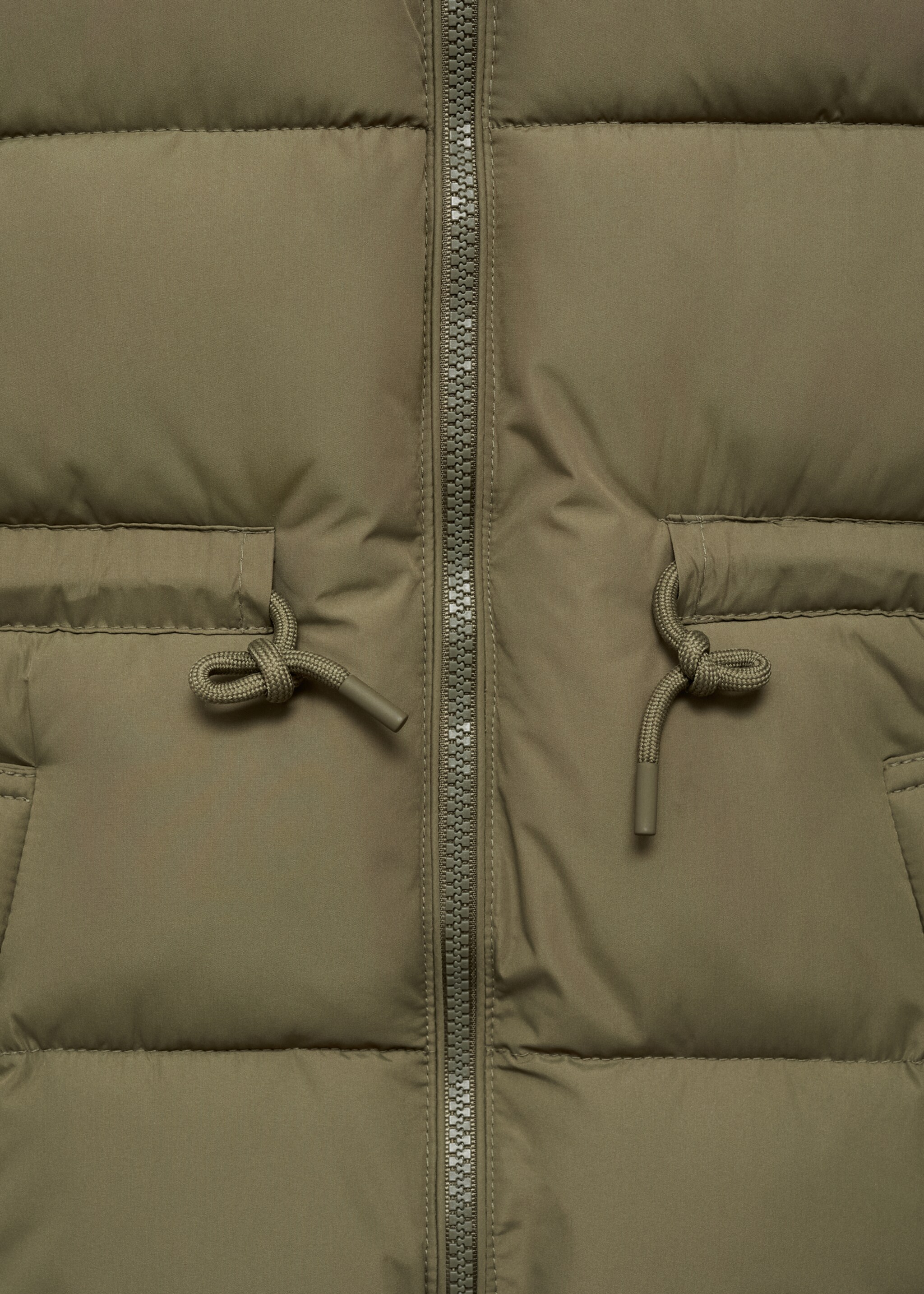 Gilet matelassé long - Détail de l'article 8, Kaki. Ref: 77024438-00.