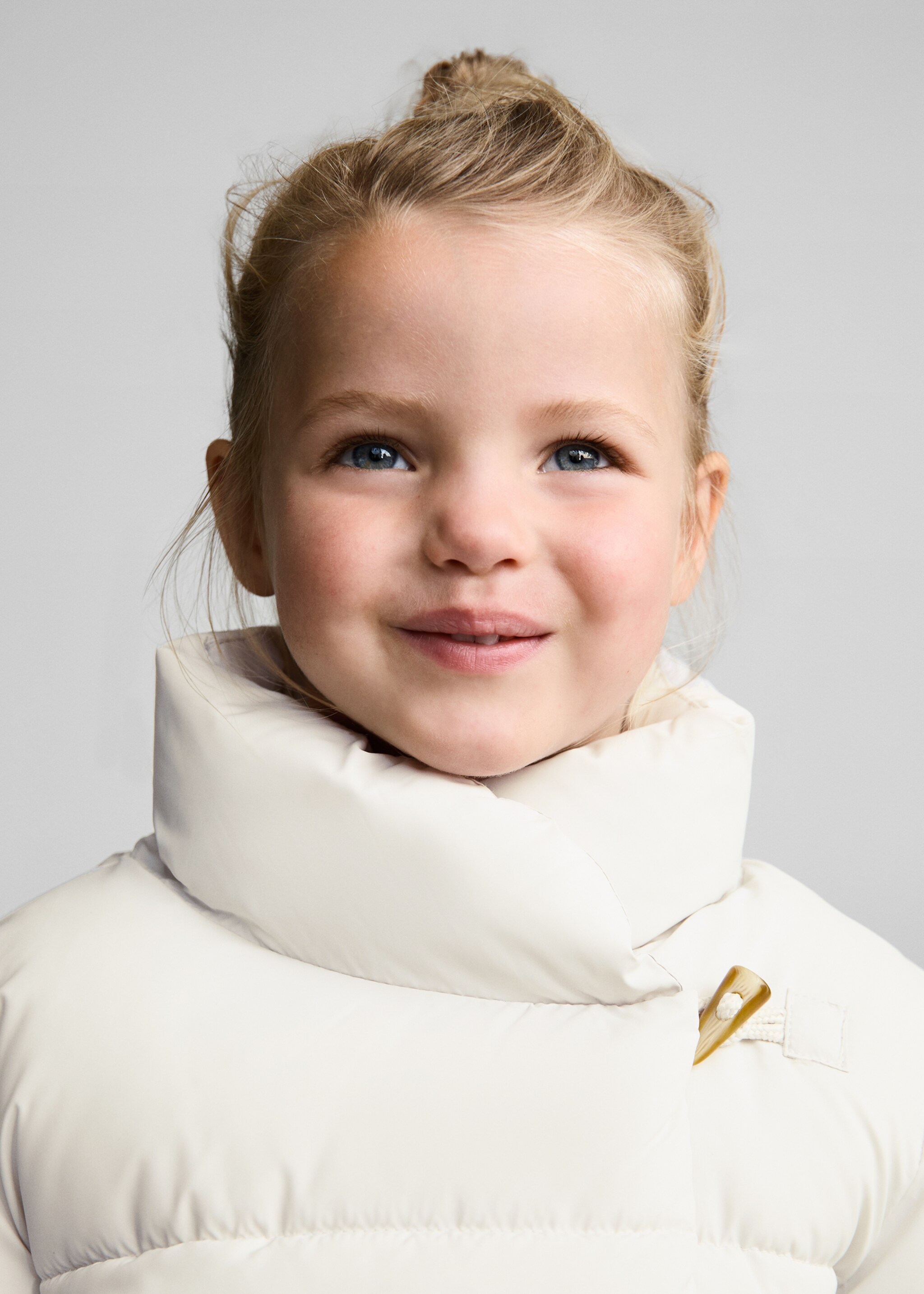 Padded anorak with fur-effect interior - Details of the article 1, Ecru. Ref: 77024439-00.