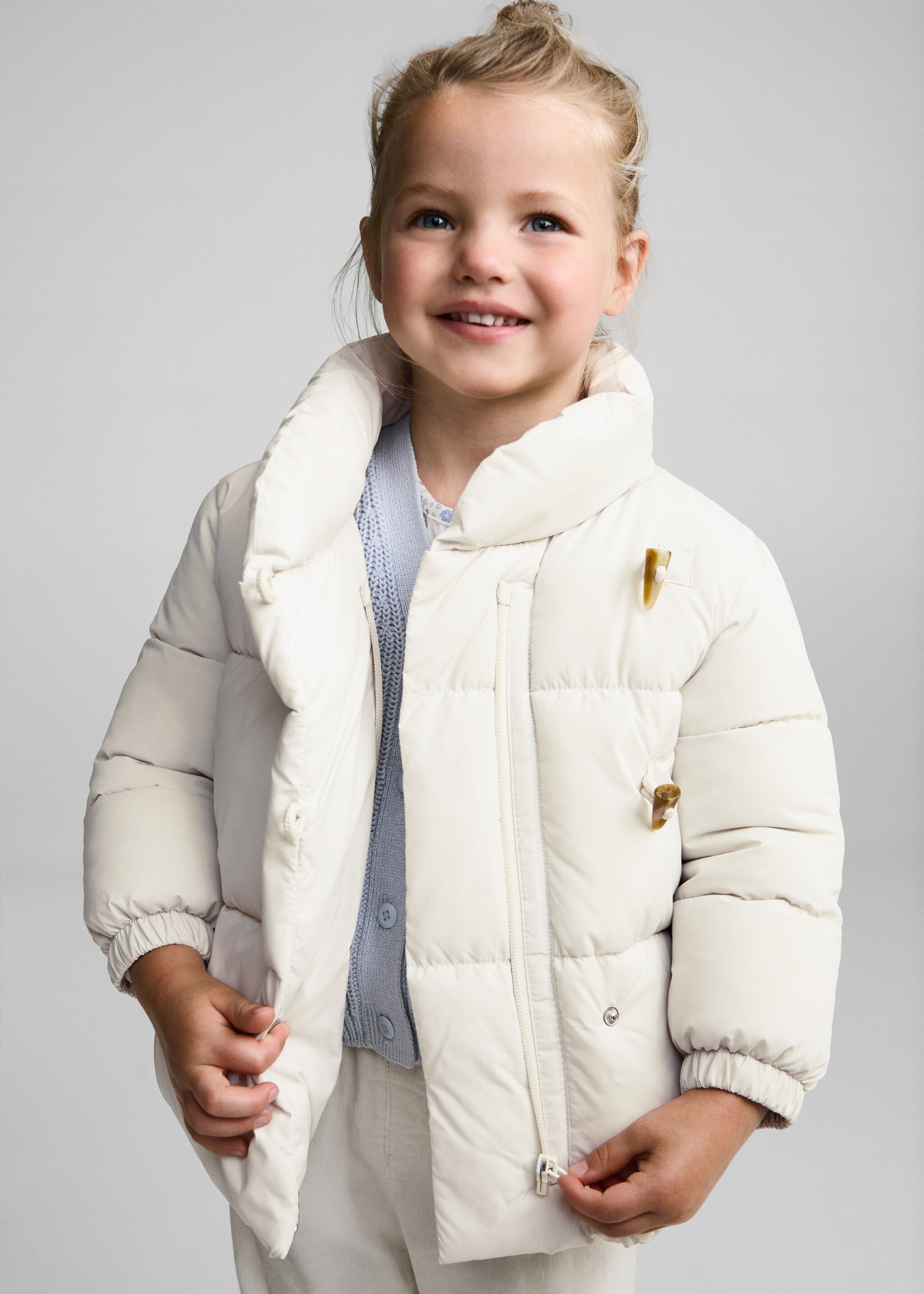 Padded anorak with fur-effect interior - Details of the article 4, Ecru. Ref: 77024439-00.