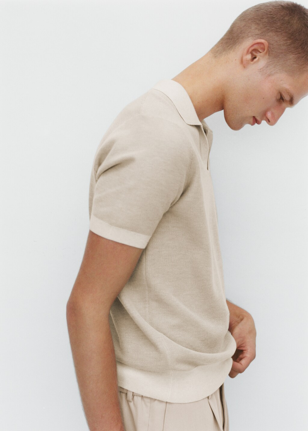Structured polo shirt with contrasting trims - Men | MANGO