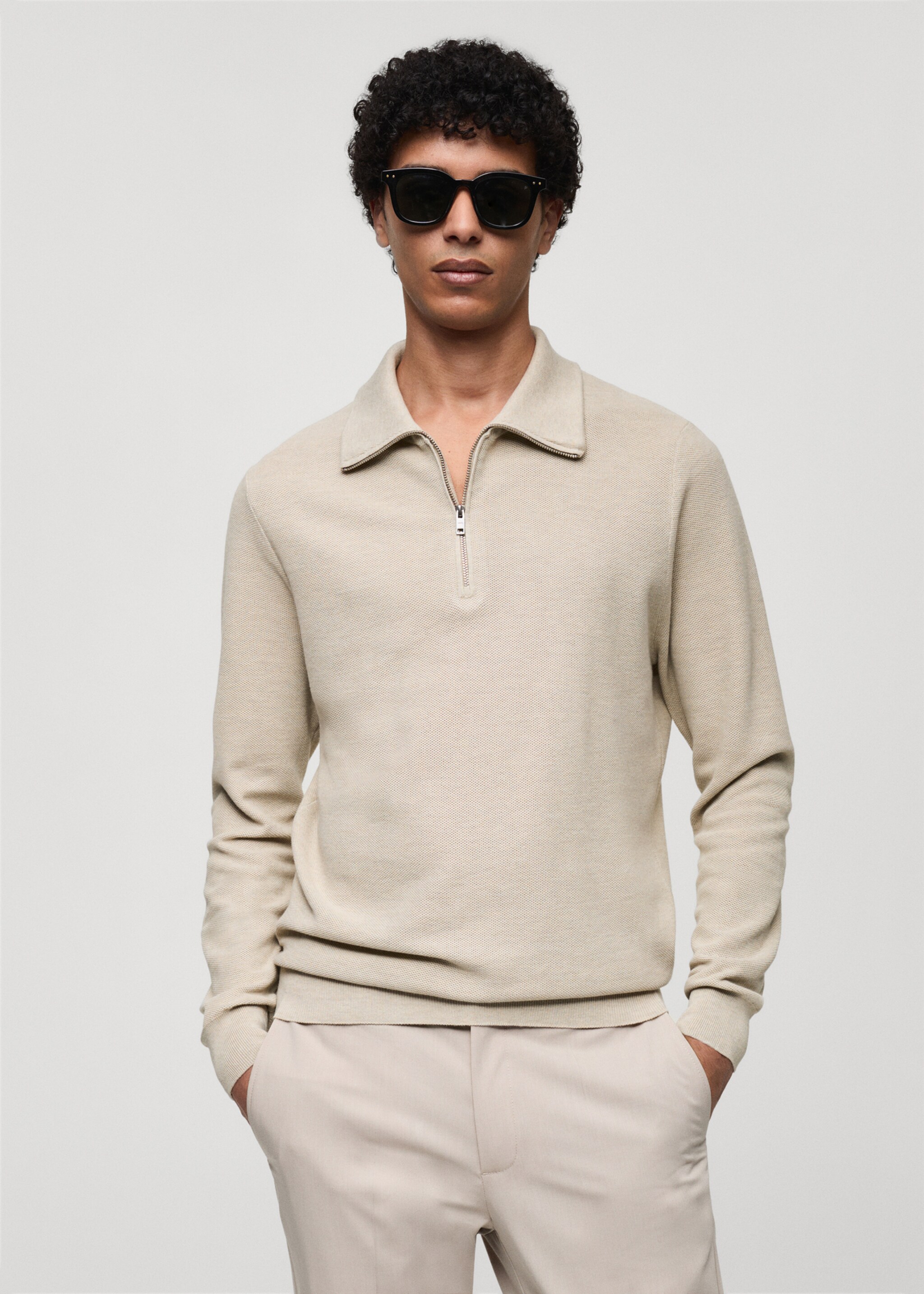 Sweater with polo-neck structure and zip - Medium plane, Sand. Ref: 77024448-00.