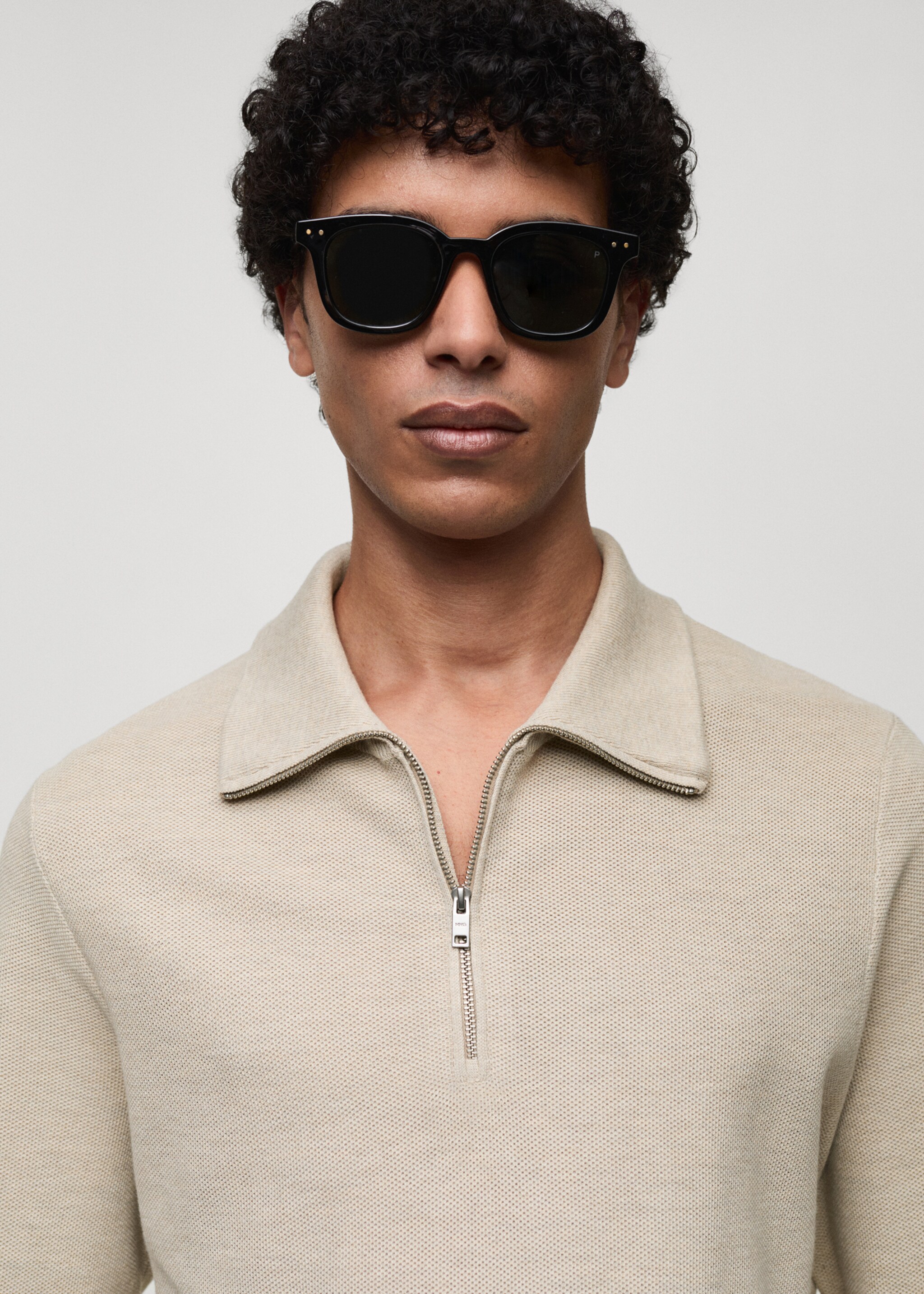 Sweater with polo-neck structure and zip - Details of the article 1, Sand. Ref: 77024448-00.