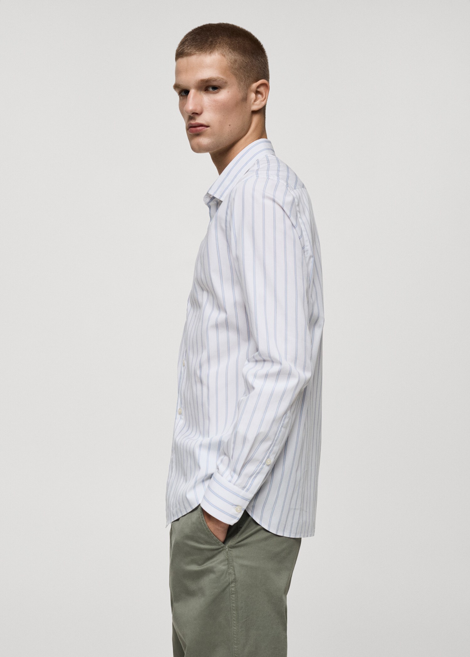Camisa regular fit de algodão às riscas - Pormenor do artigo 2