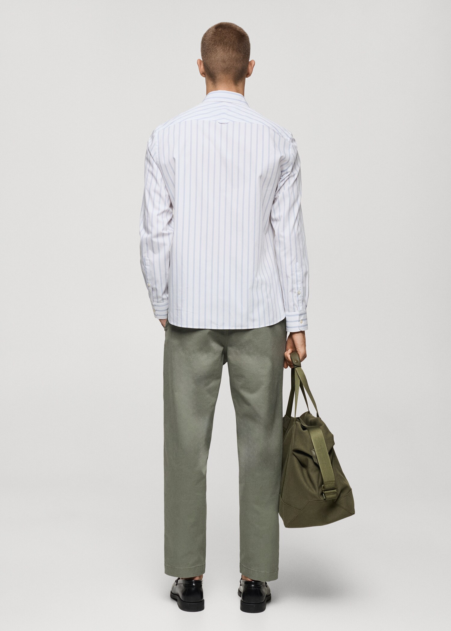 Camisa regular fit de algodão às riscas - Verso do artigo