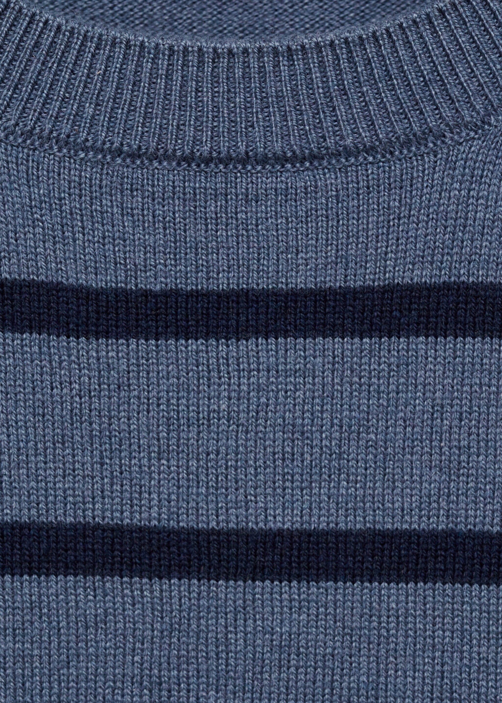 Camisola de malha às riscas - Pormenor do artigo 8, Azul. Ref: 77024759-00.