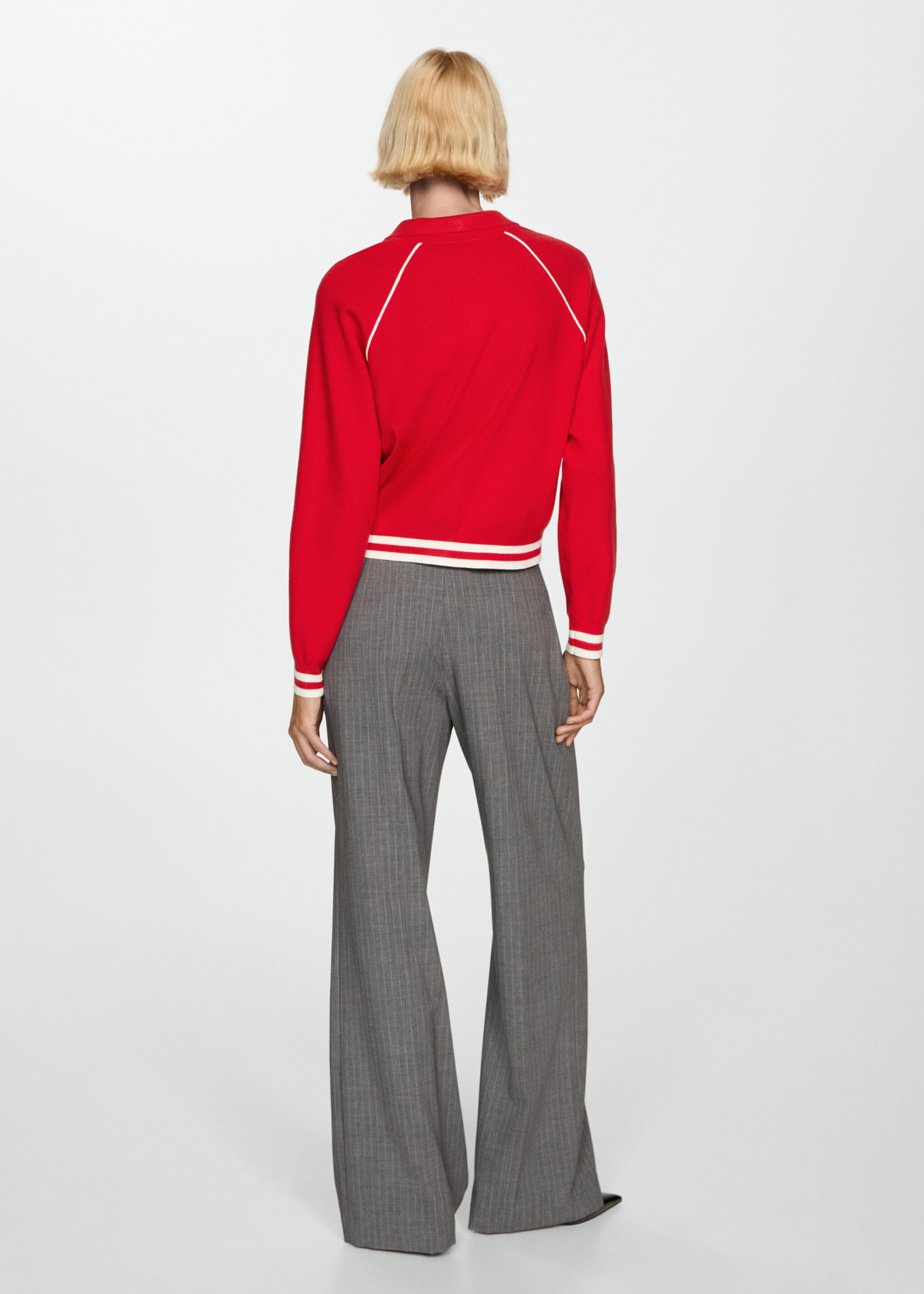 Trui met contrasterende afwerkingen - Achterkant van het artikel, Rood. Ref: 77024762-00.