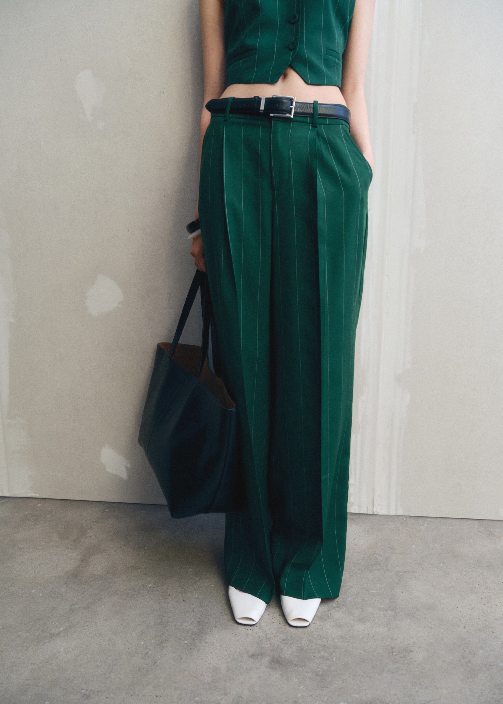 Pantalon de costume fines rayures - Détail de l'article 7, Vert. Ref: 77024766-00.