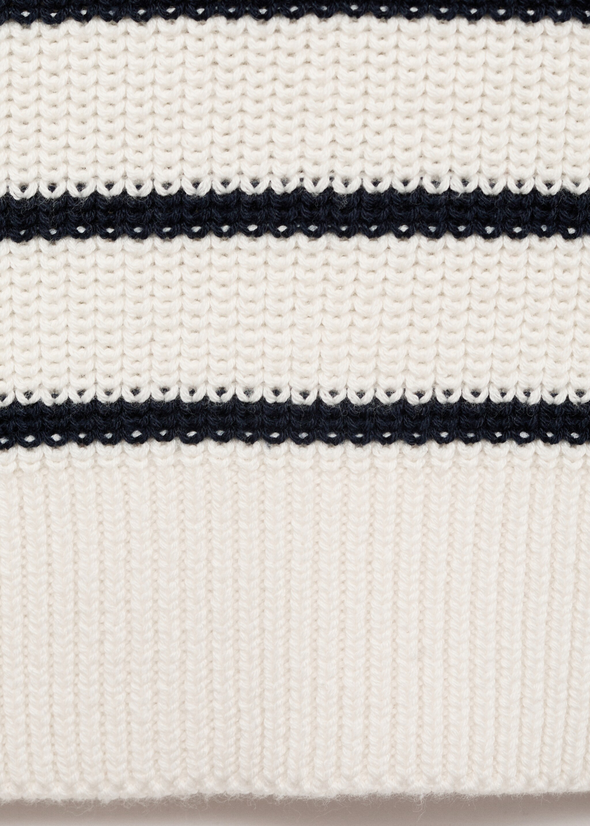 Armilla punt ratlles - Detall de l'article 0, Blanc trencat. Ref: 77024772-00.