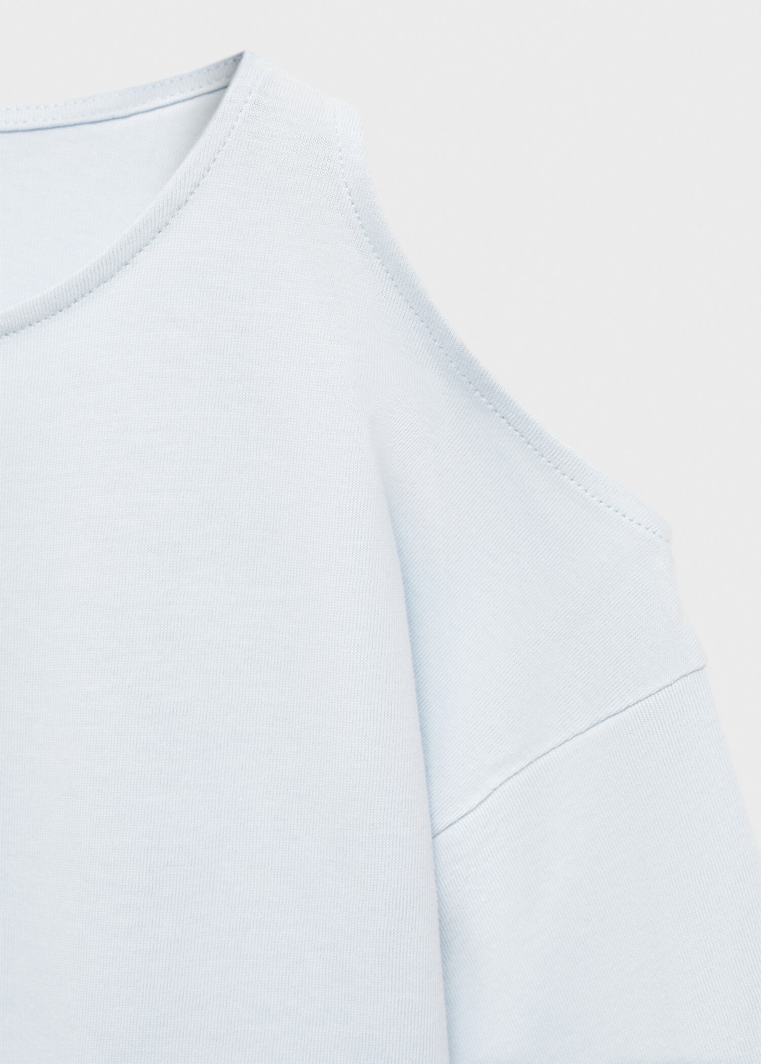 Long-sleeve t-shirt with cut-out - Details of the article 8
