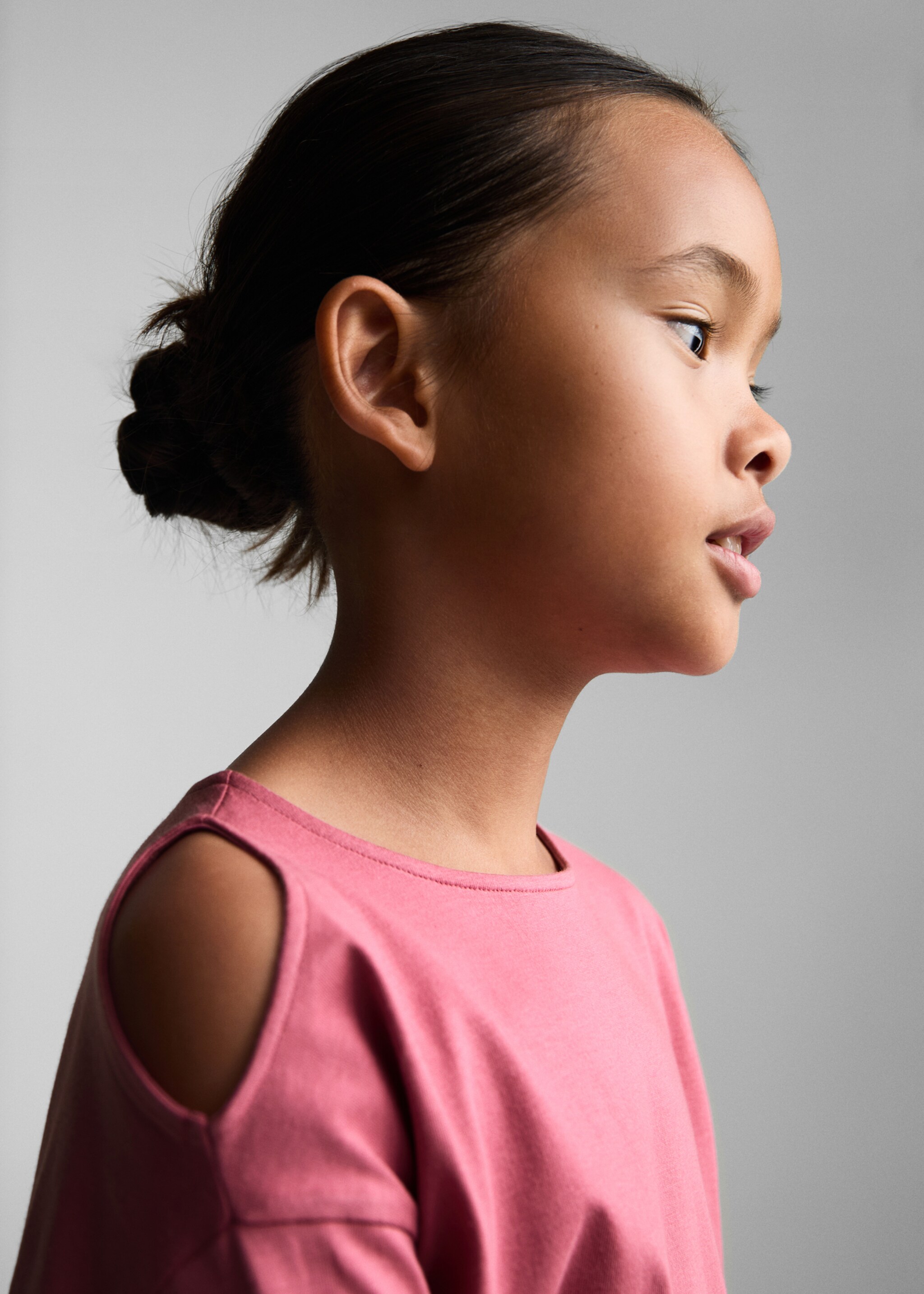 Long-sleeve t-shirt with cut-out - Details of the article 1, Medium Pink. Ref: 77024775-00.