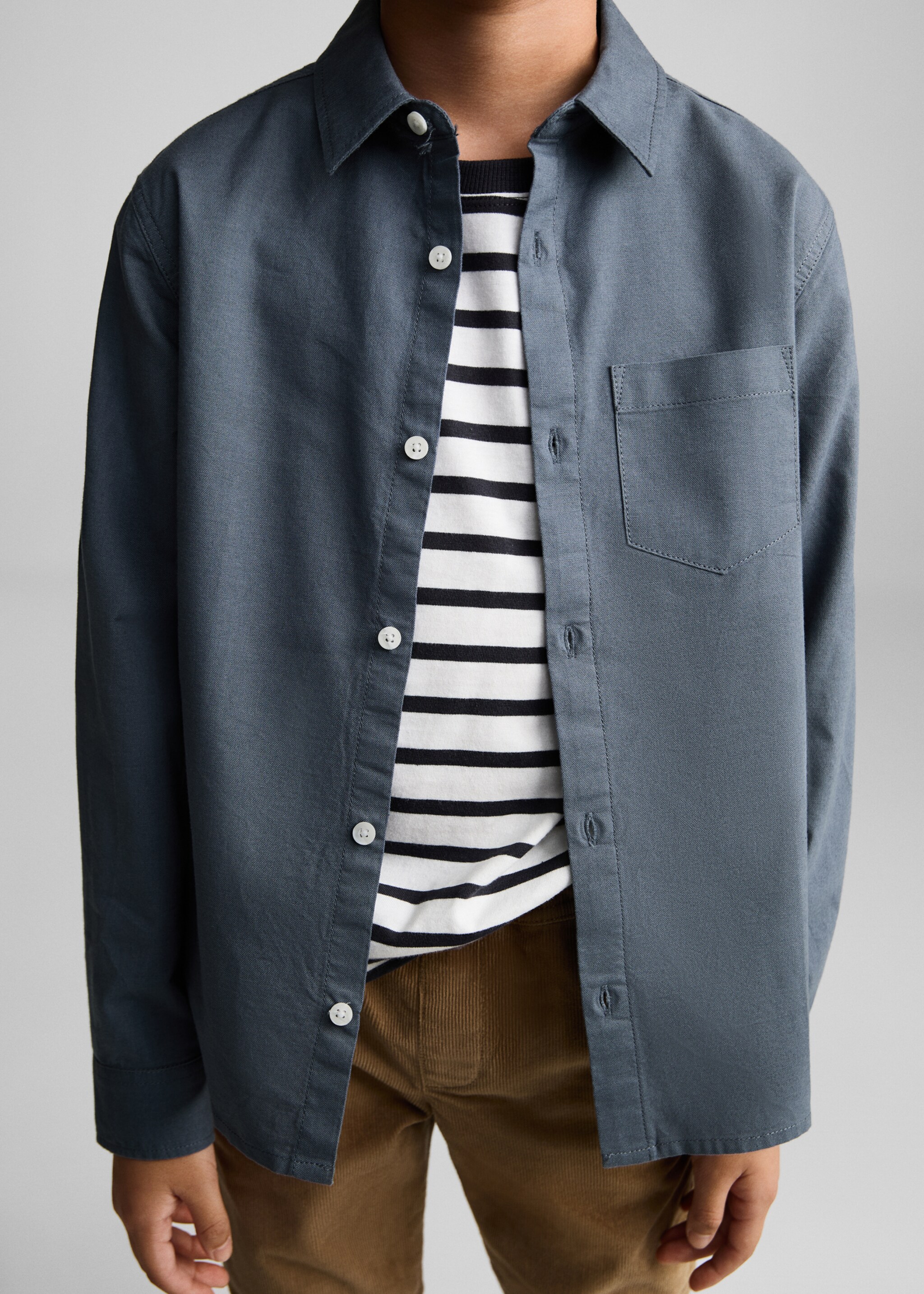 Chest-pocket cotton shirt - Details of the article 6, Blue. Ref: 77024782-00.