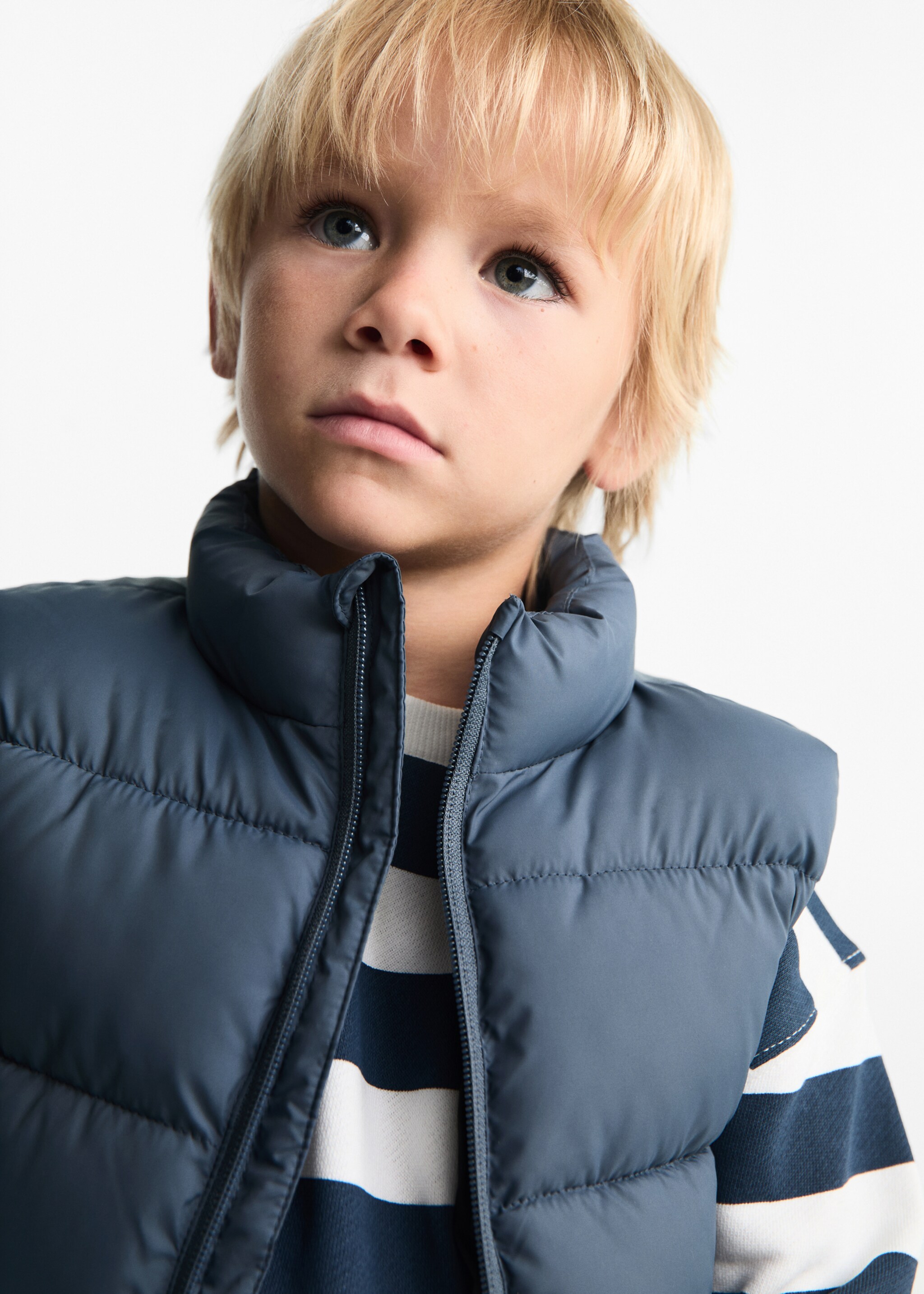Quilted gilet with pockets - Medium plane, Petrol Blue. Ref: 77024785-00.