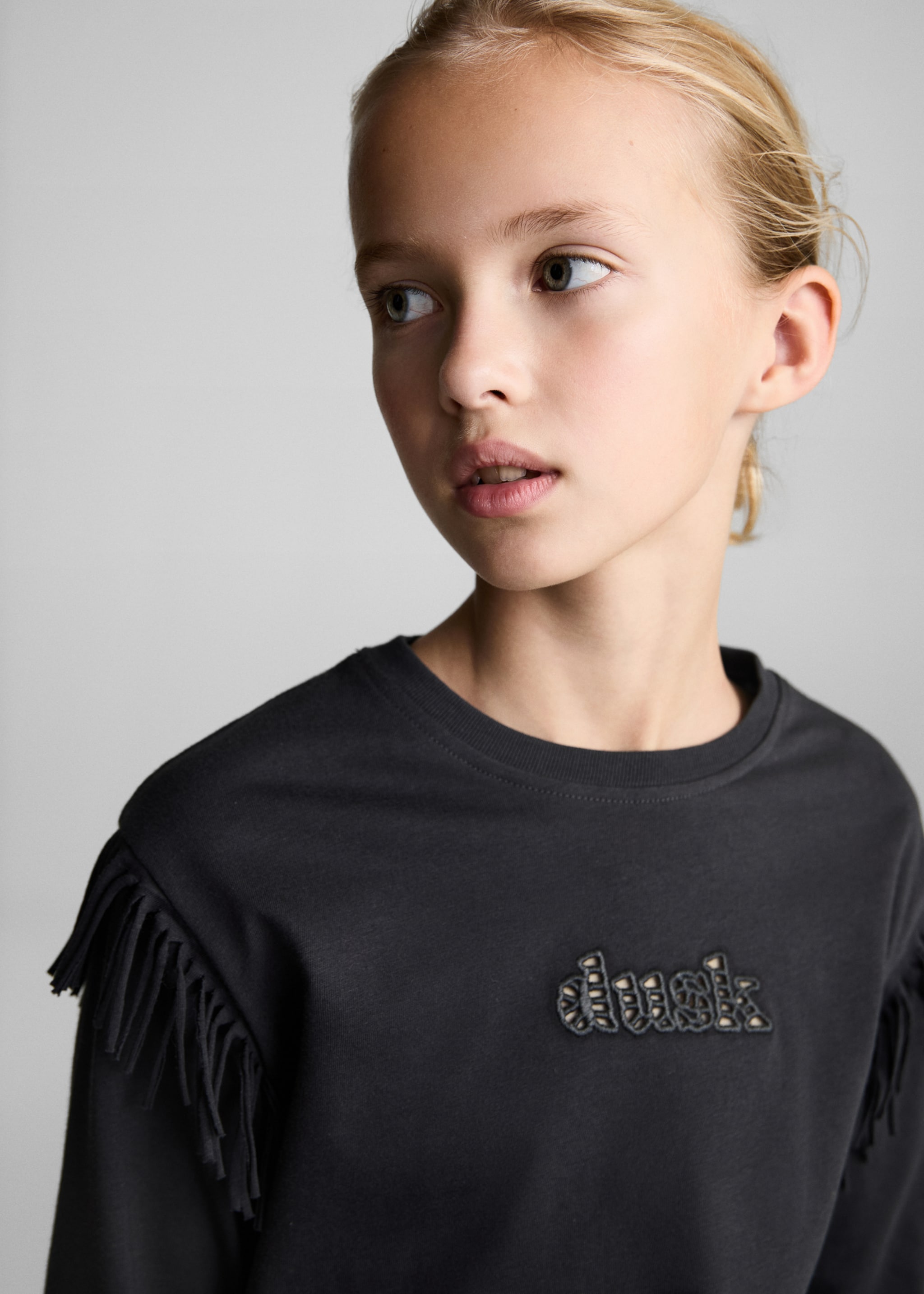 Fringe embroidery T-shirt - Details of the article 1, Charcoal. Ref: 77024799-00.