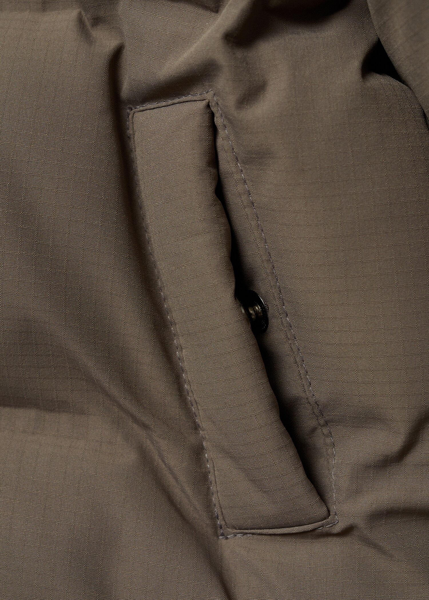 Hood quilted coat - Details of the article 8