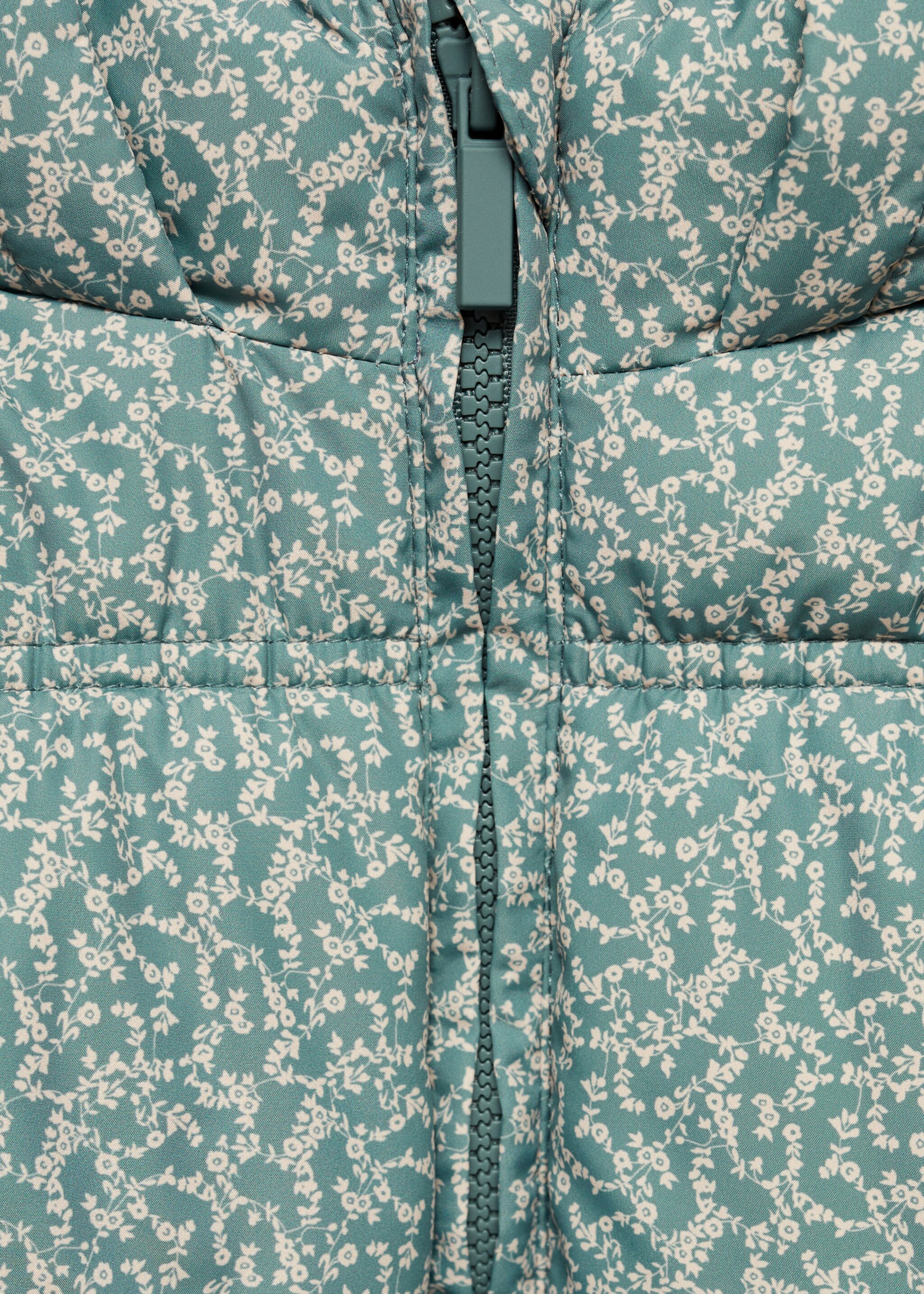 Flowers print quilted anorak - Details of the article 0, Pastel Green. Ref: 77025150-00.