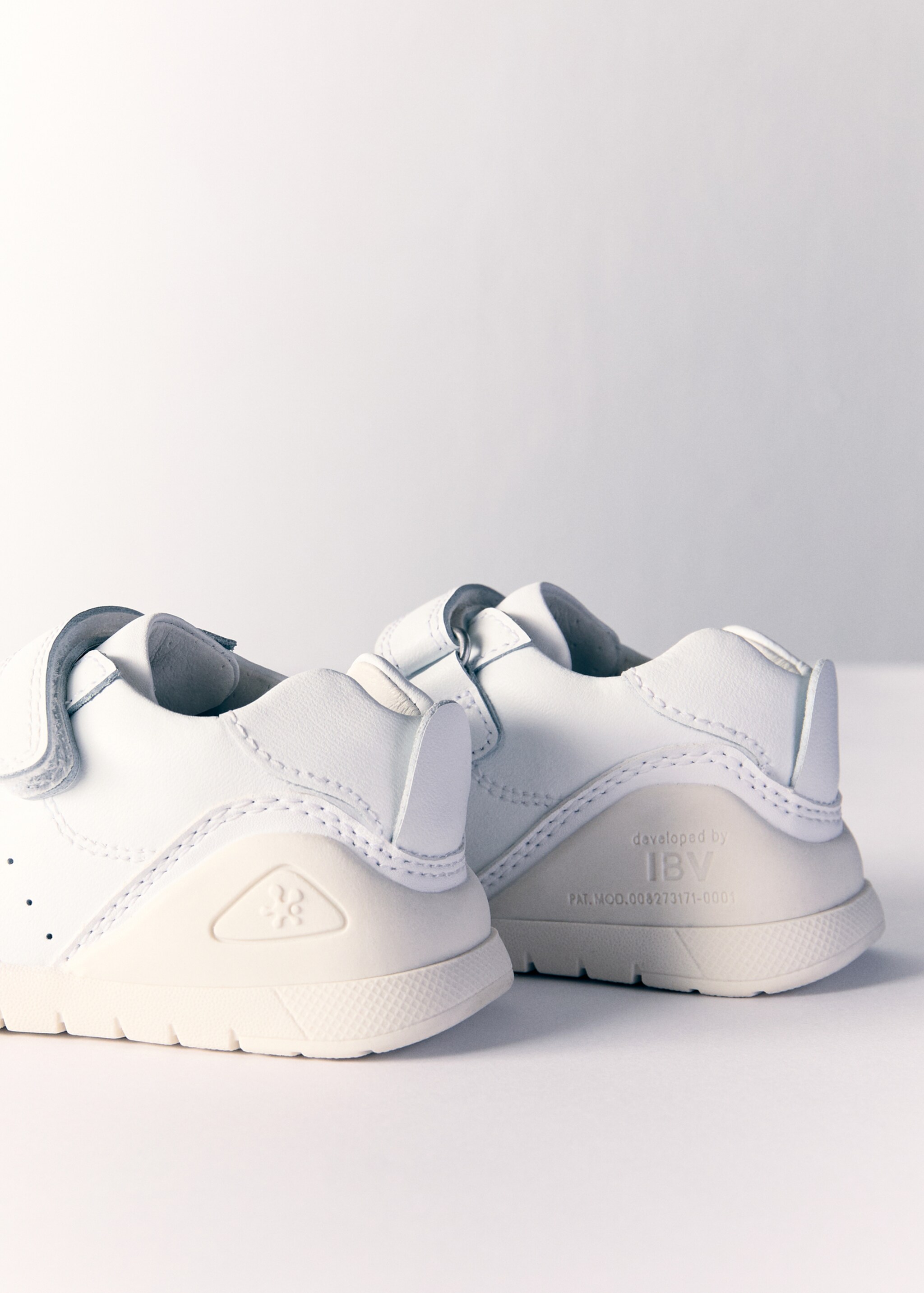 Biomecanics leather trainers - Details of the article 5, White. Ref: 77025155-00.