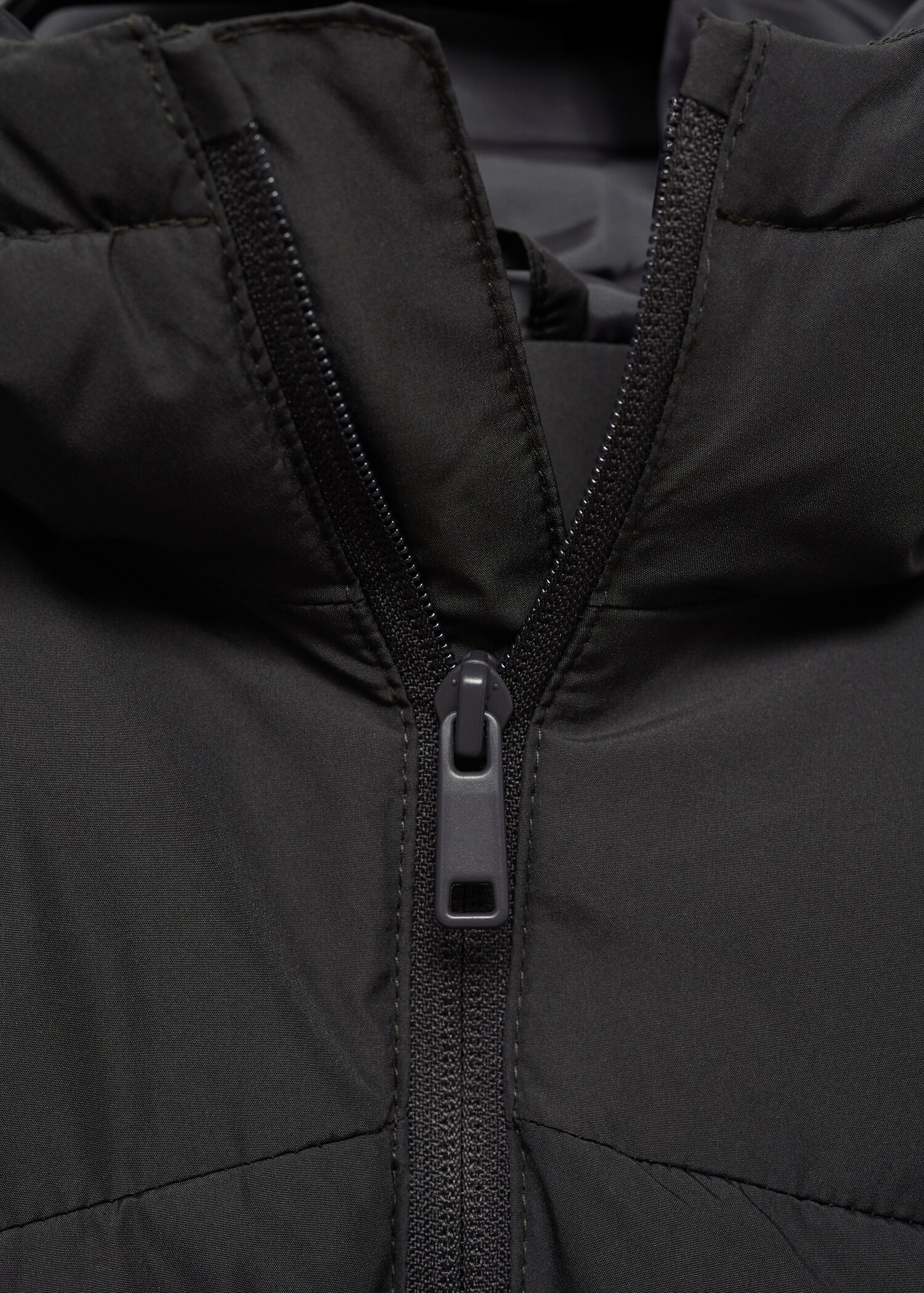 Quilted gilet with hood - Details of the article 8