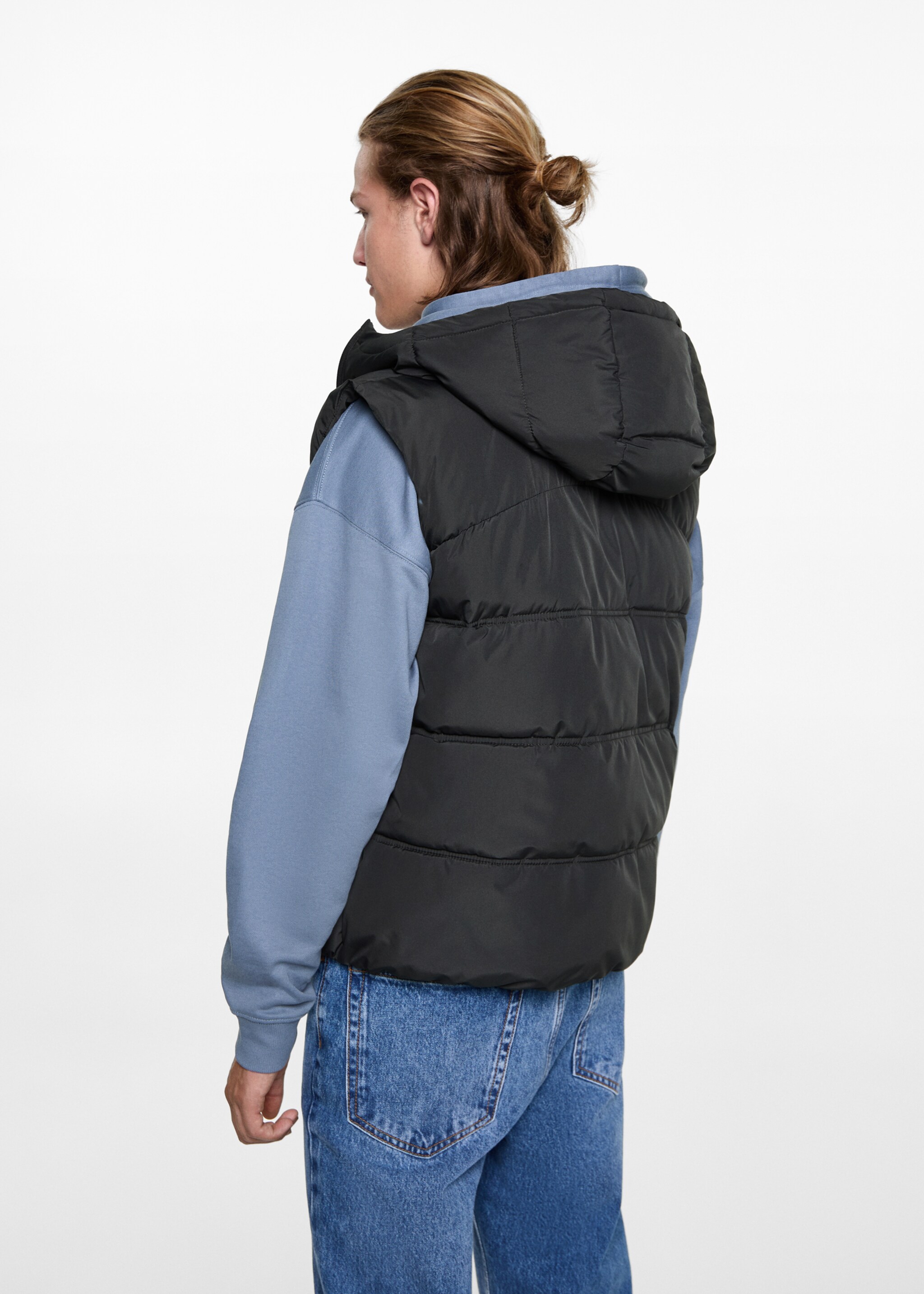 Gilet matelassé à capuche - Verso de l’article, Gris anthracite. Ref: 77025635-00.