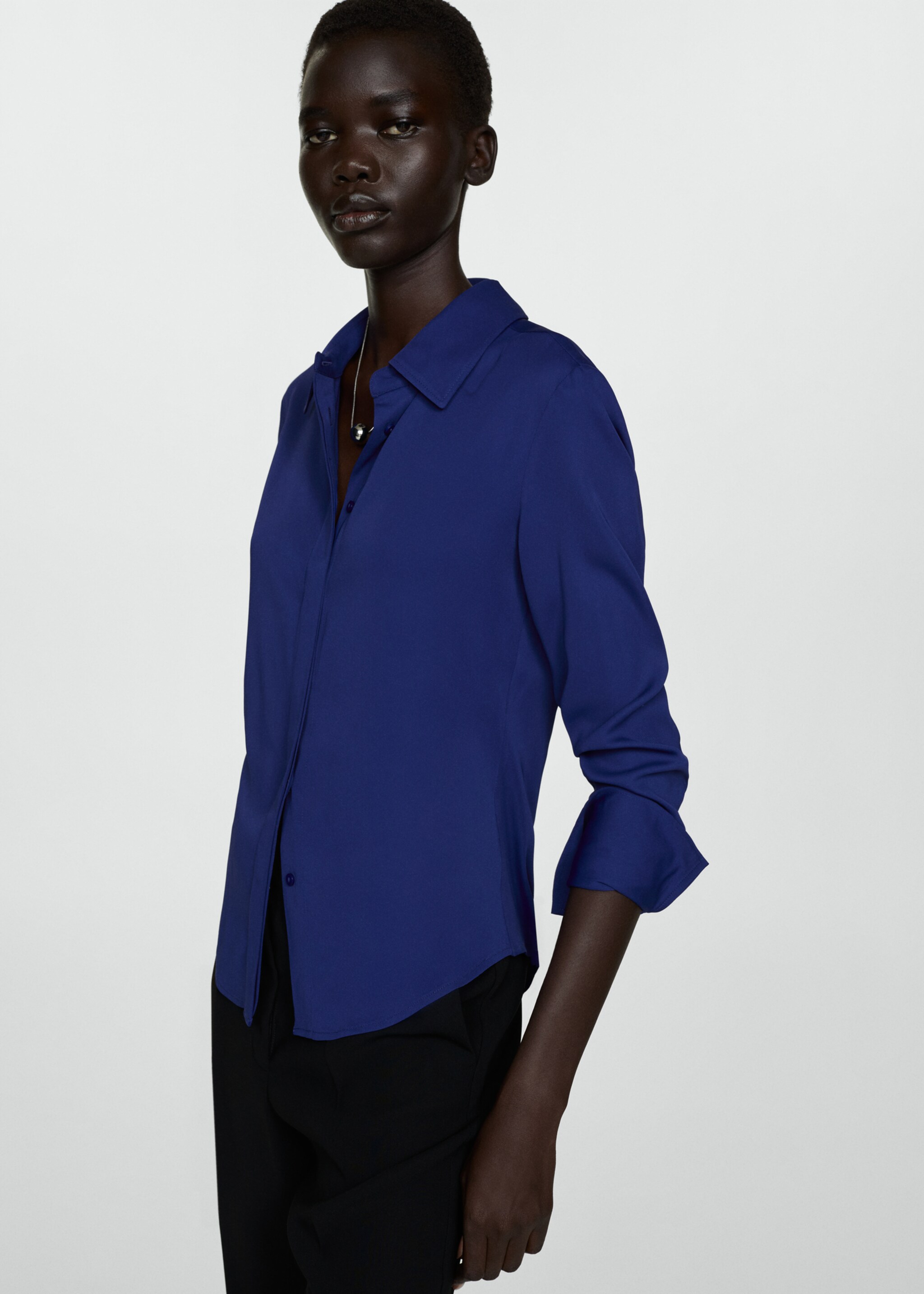 Chemise fluide manches longues - Plan moyen, Bleu marine. Ref: 77025649-00.