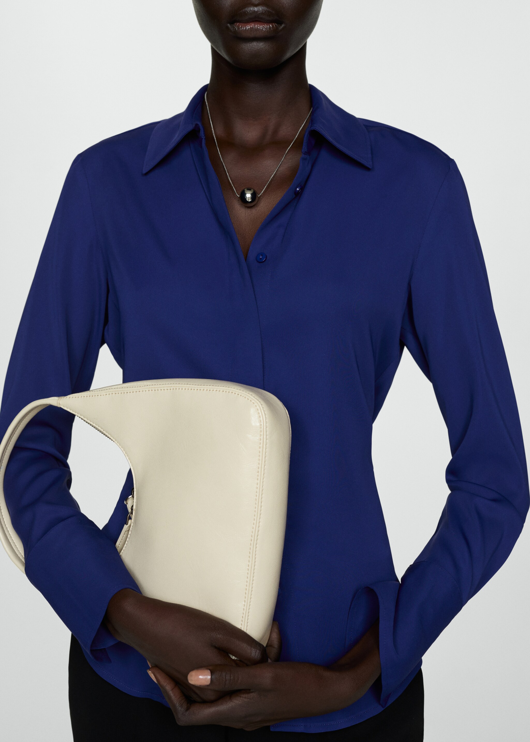 Chemise fluide manches longues - Détail de l'article 6, Bleu marine. Ref: 77025649-00.