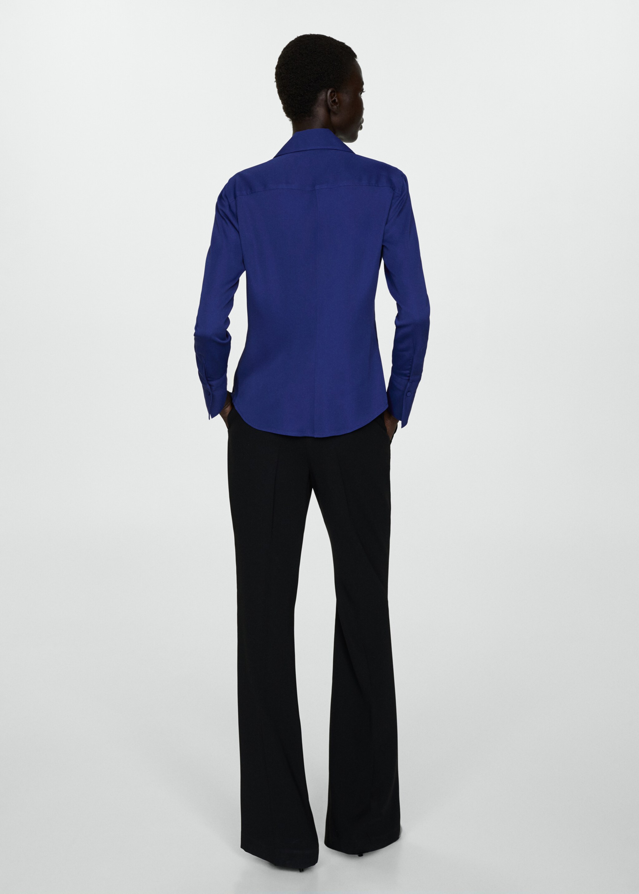 Chemise fluide manches longues - Verso de l’article, Bleu marine. Ref: 77025649-00.