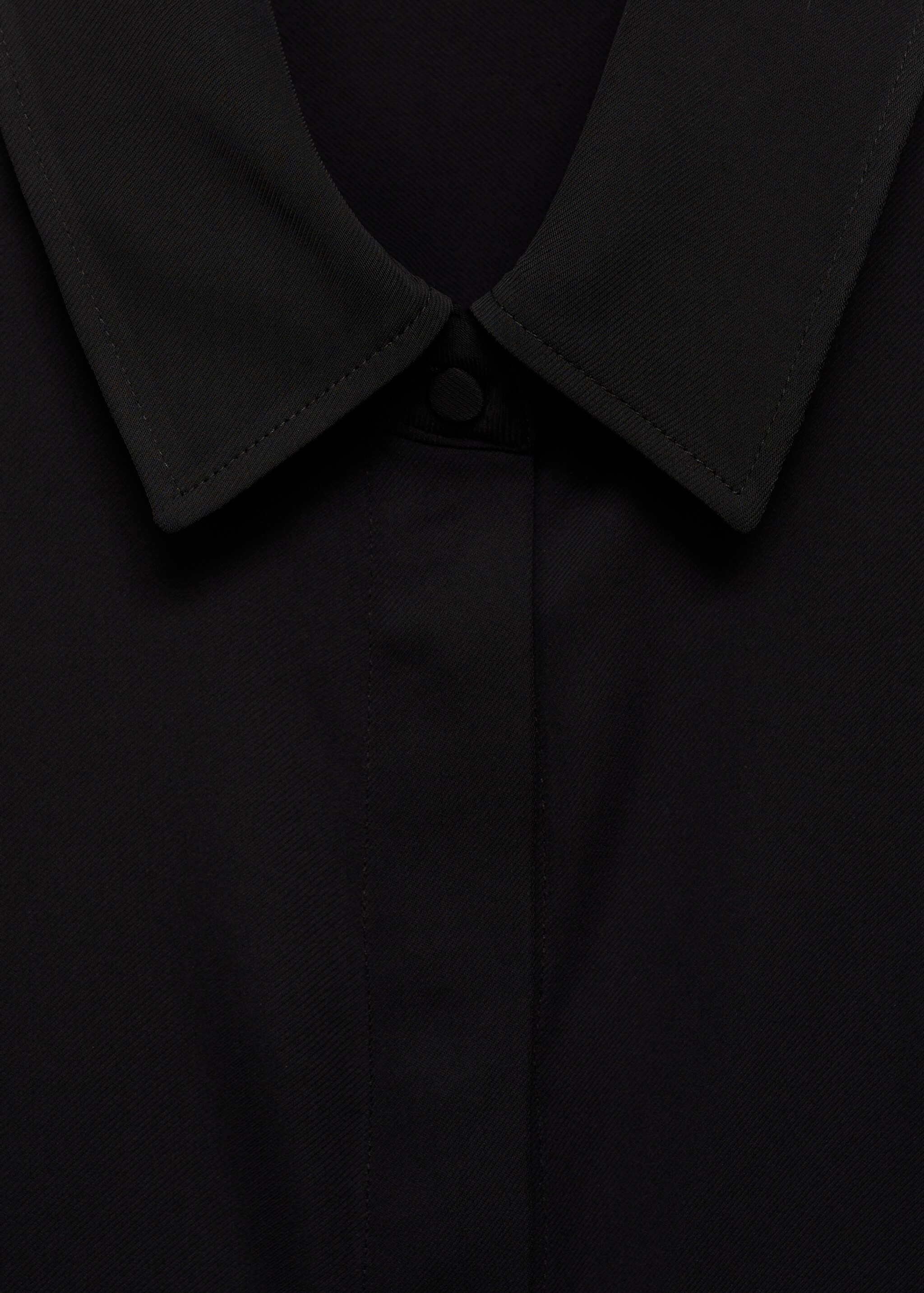 Soepelvallende blouse met lange mouwen - Detail van het artikel 8, Zwart. Ref: 77025649-00.