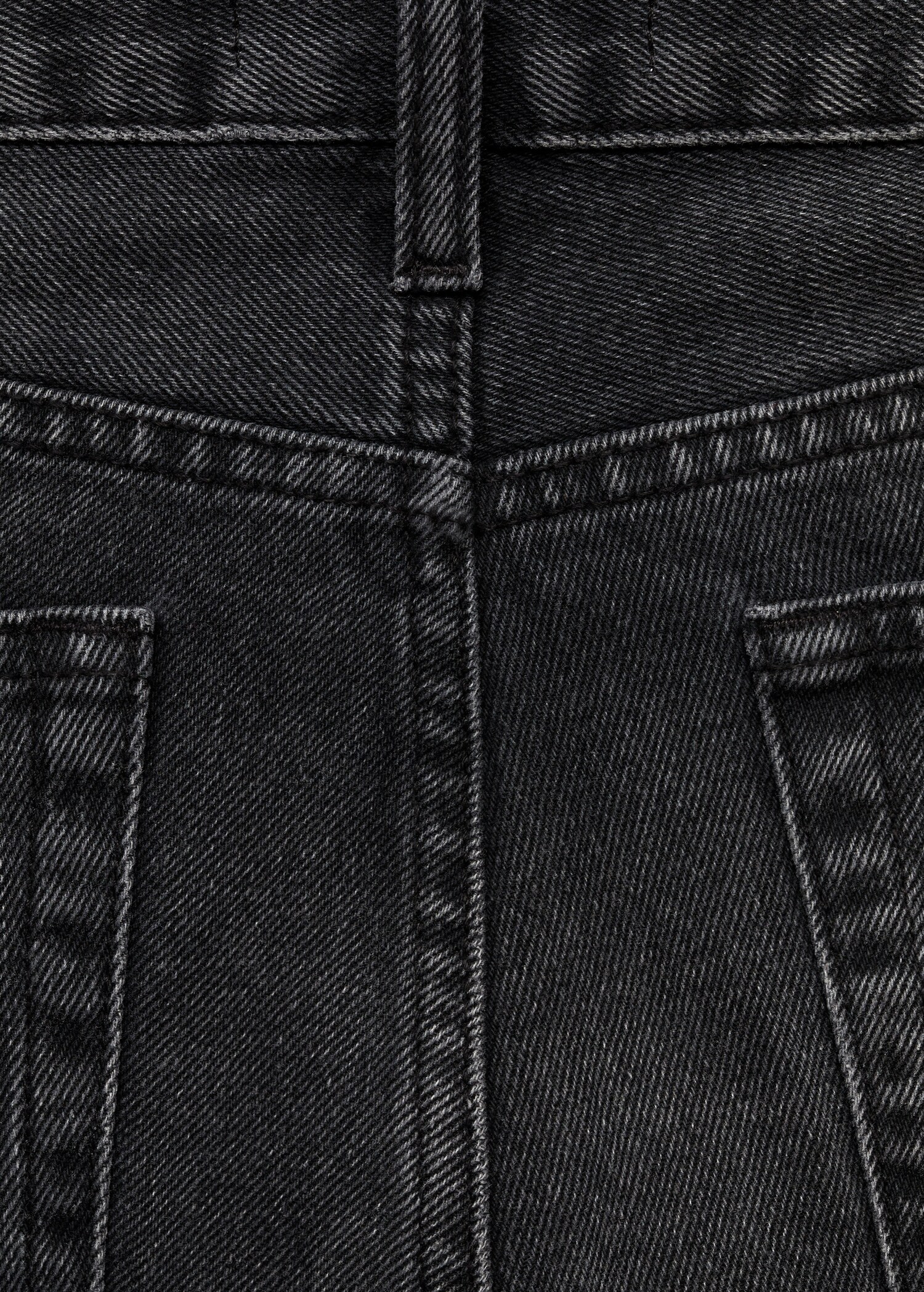 Gerade Jeans mit mittlerem Bund - Detail des Artikels 0
