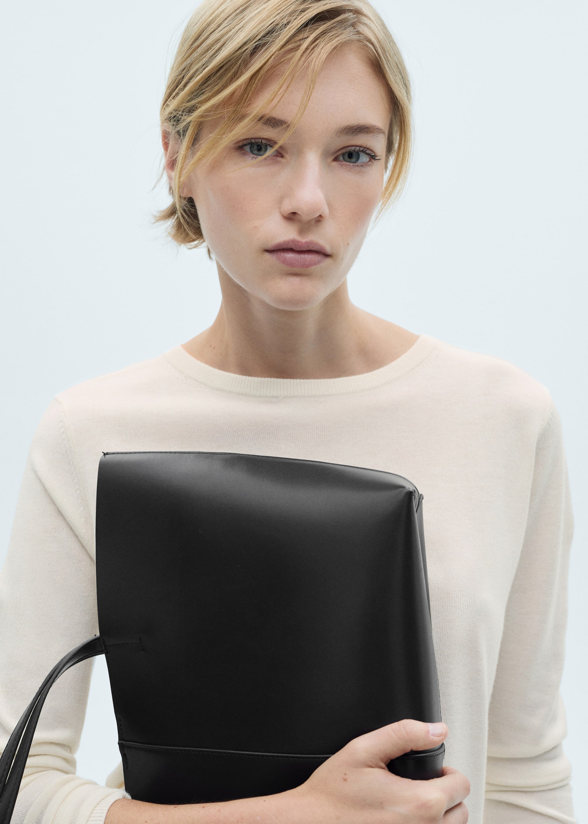 Fine-knit crew-neck sweater - Details of the article 1, Ecru. Ref: 77025656-00.
