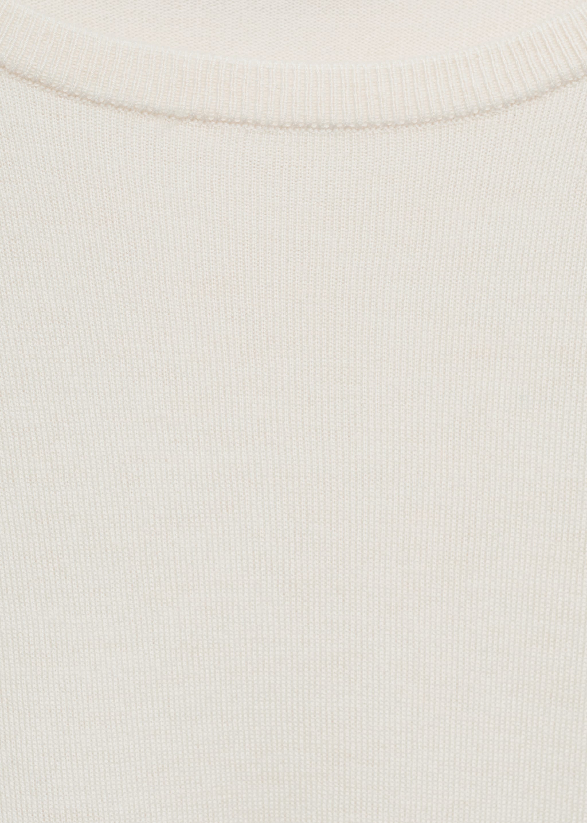 Fine-knit crew-neck sweater - Details of the article 8, Ecru. Ref: 77025656-00.