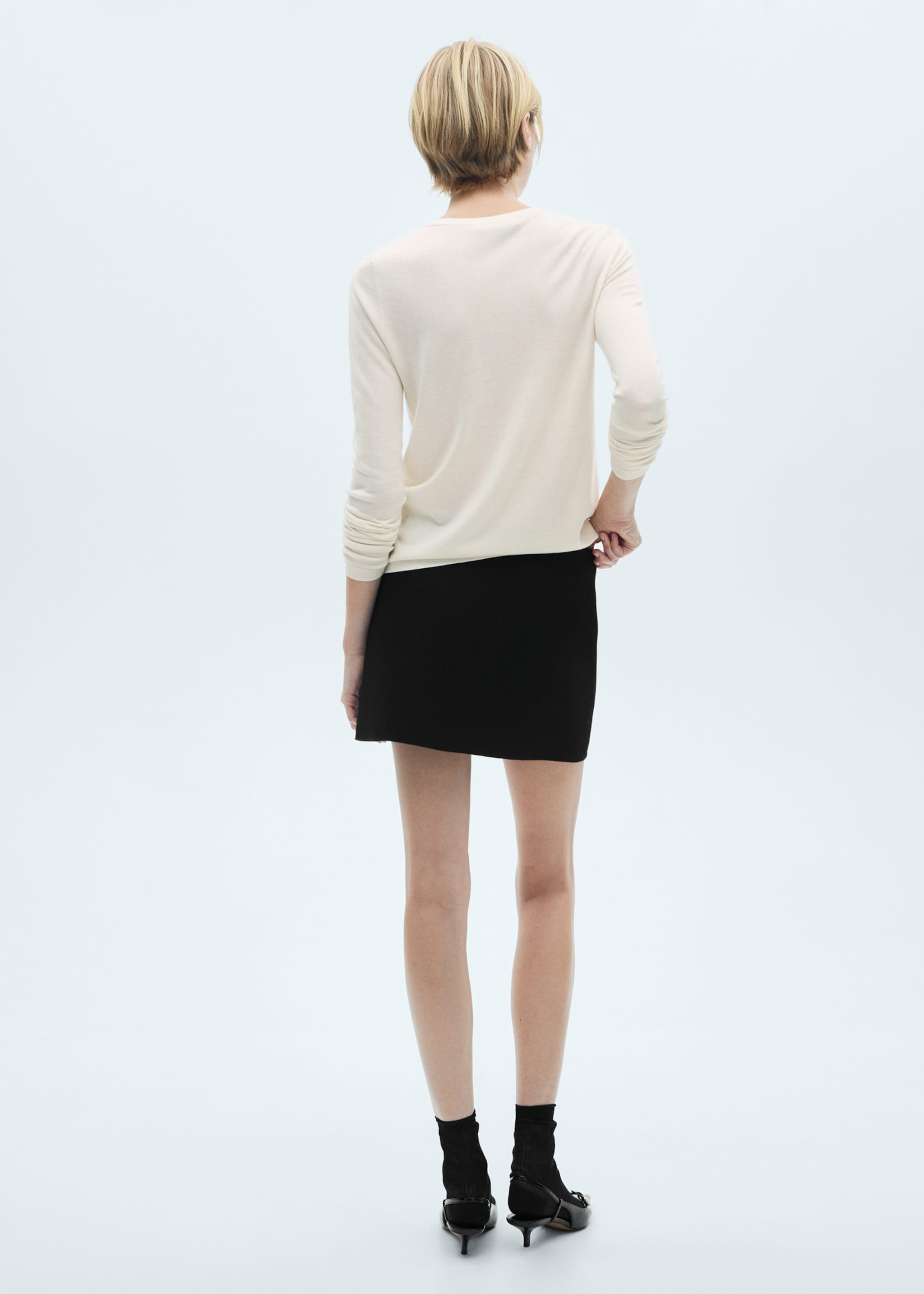 Fine-knit crew-neck sweater - Reverse of the article, Ecru. Ref: 77025656-00.