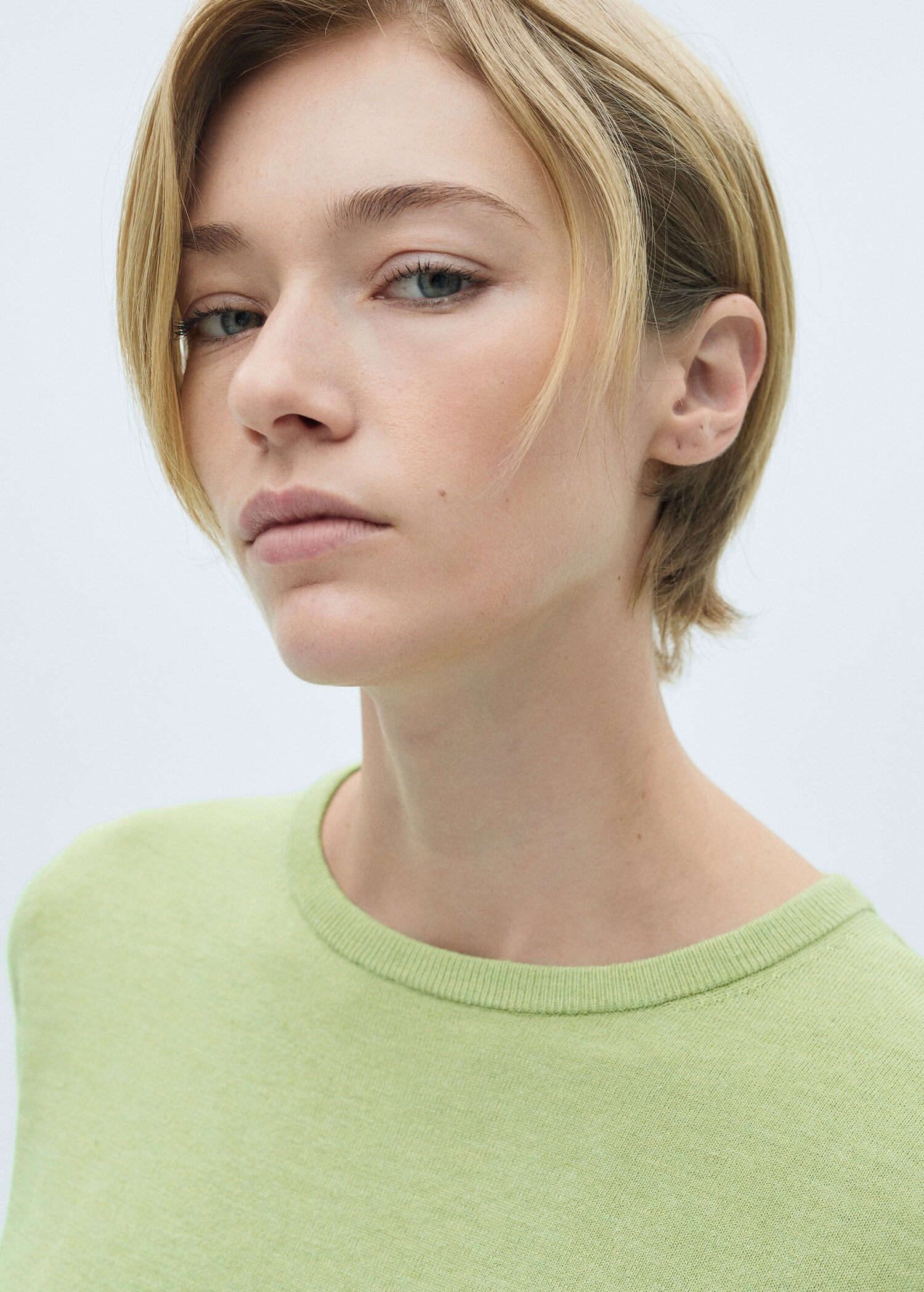 Fine-knit crew-neck sweater - Details of the article 1