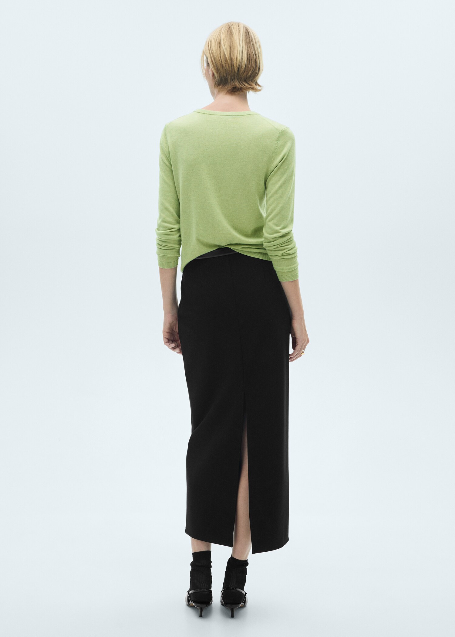 Fine-knit crew-neck sweater - Reverse of the article