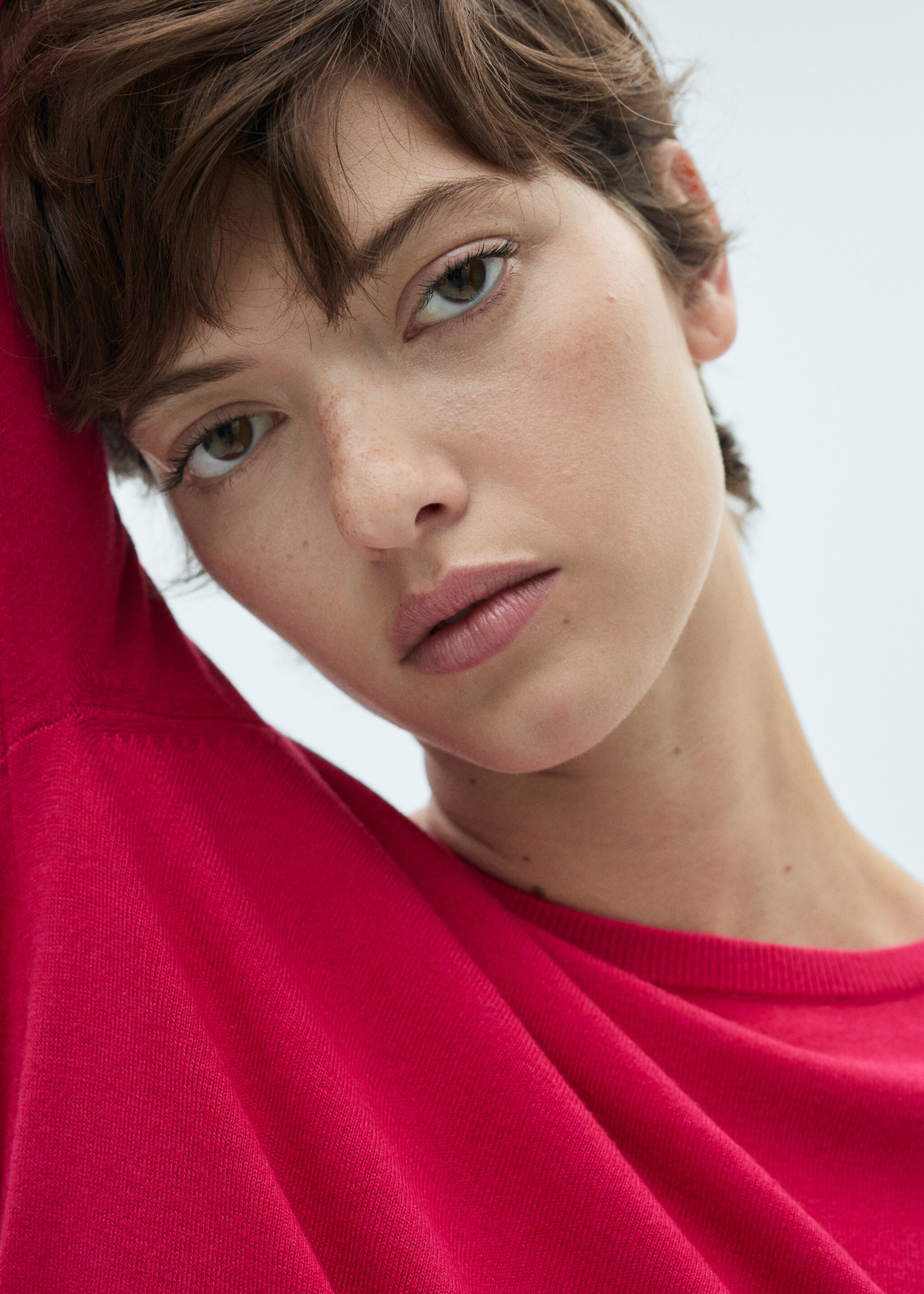 Fine-knit crew-neck sweater - Details of the article 1, Fuchsia. Ref: 77025656-00.