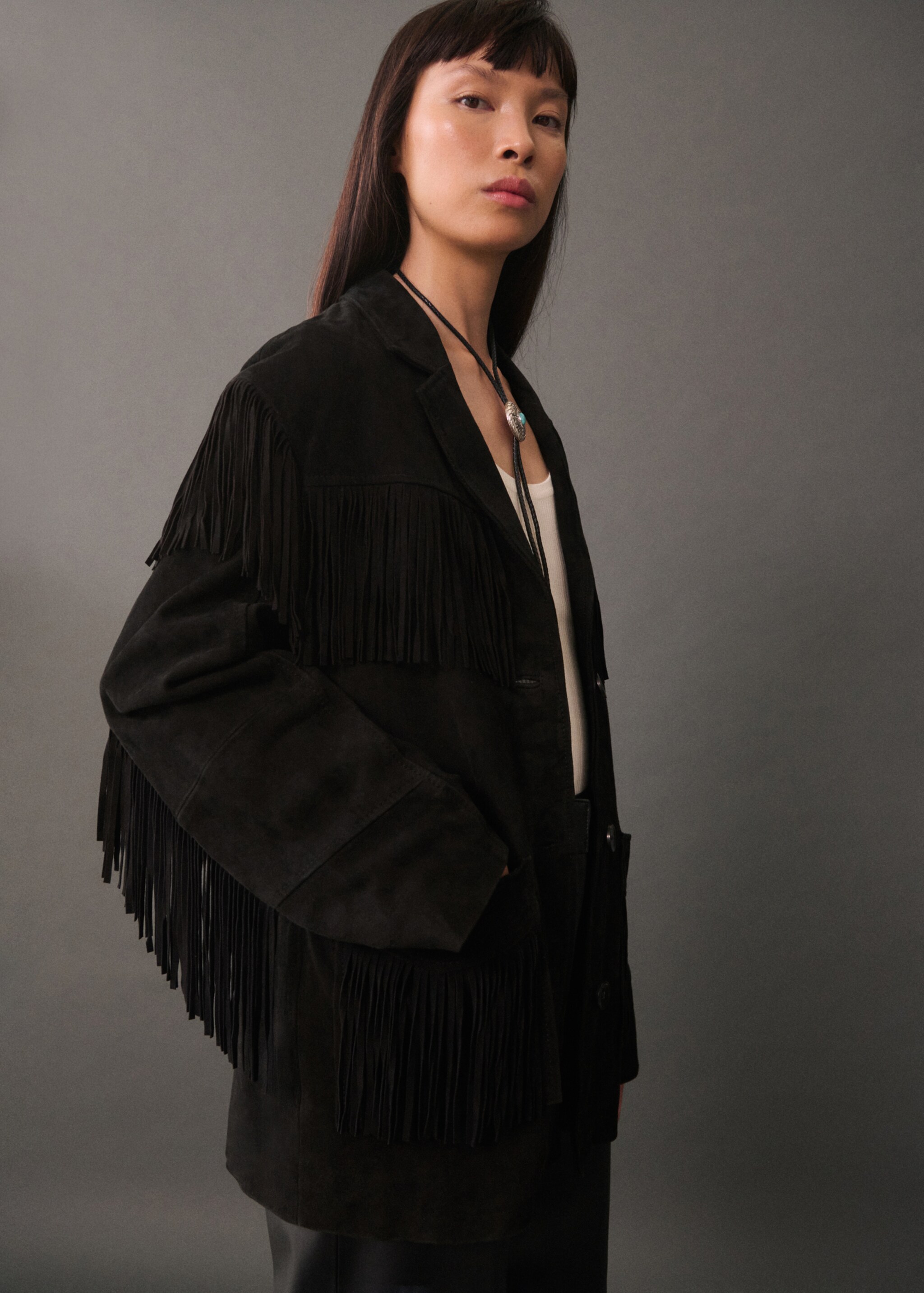 Veste 100 % cuir franges - Plan moyen, Noir. Ref: 77025661-00.