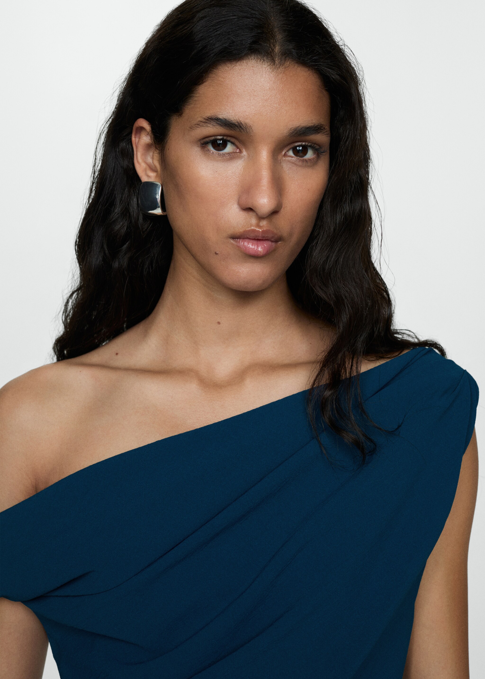 Asymmetrical pleated dress - Details of the article 1, Blue. Ref: 77025672-00.