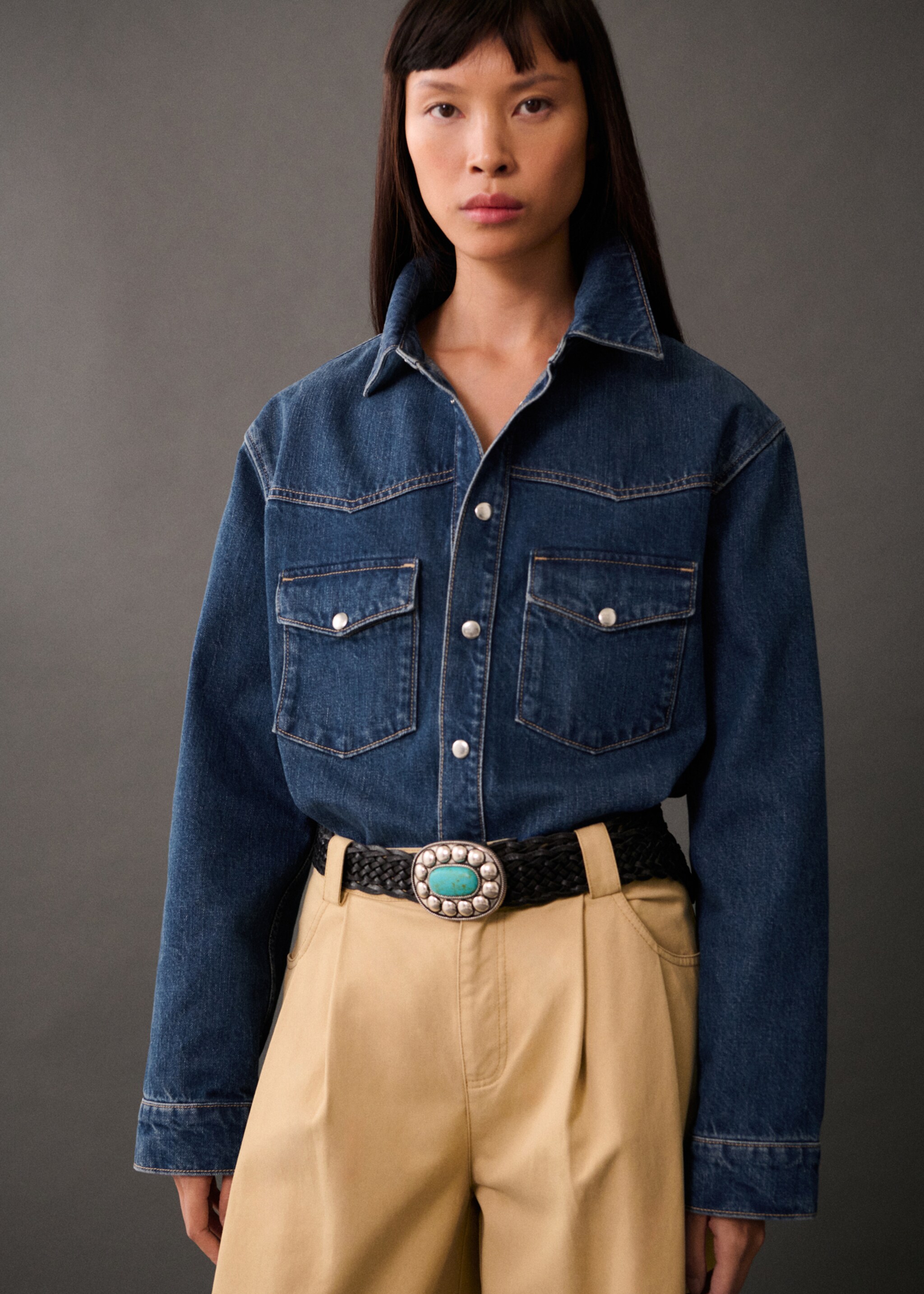Sobrecamisa vaquera oversize - Plano medio, Azul oscuro. Ref: 77025675-00.