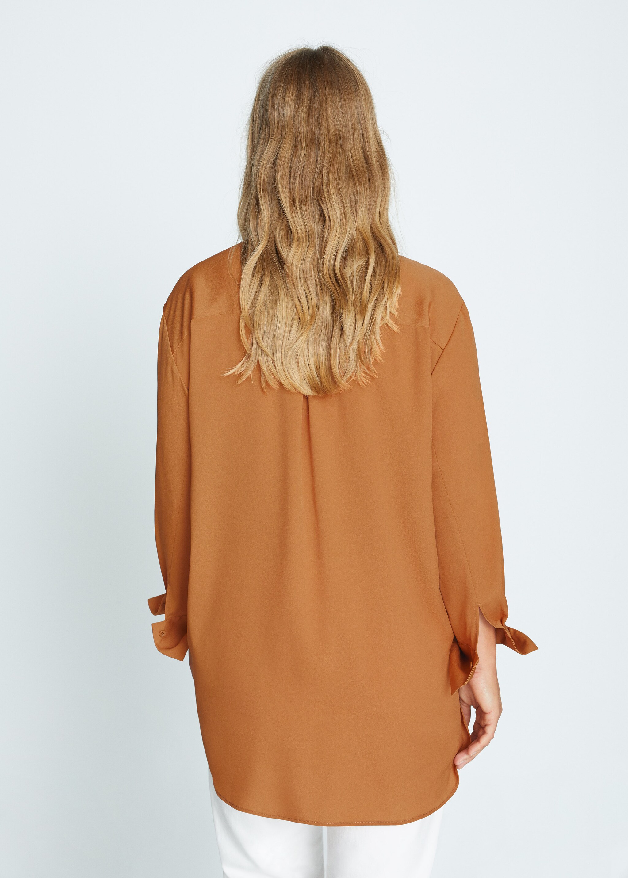 Flowy long shirt - Reverse of the article