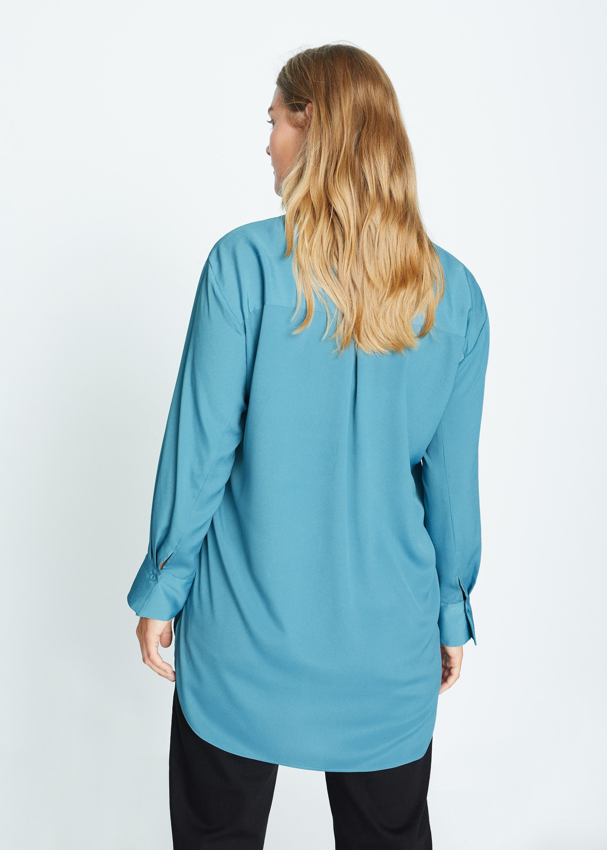 Flowy long shirt - Reverse of the article