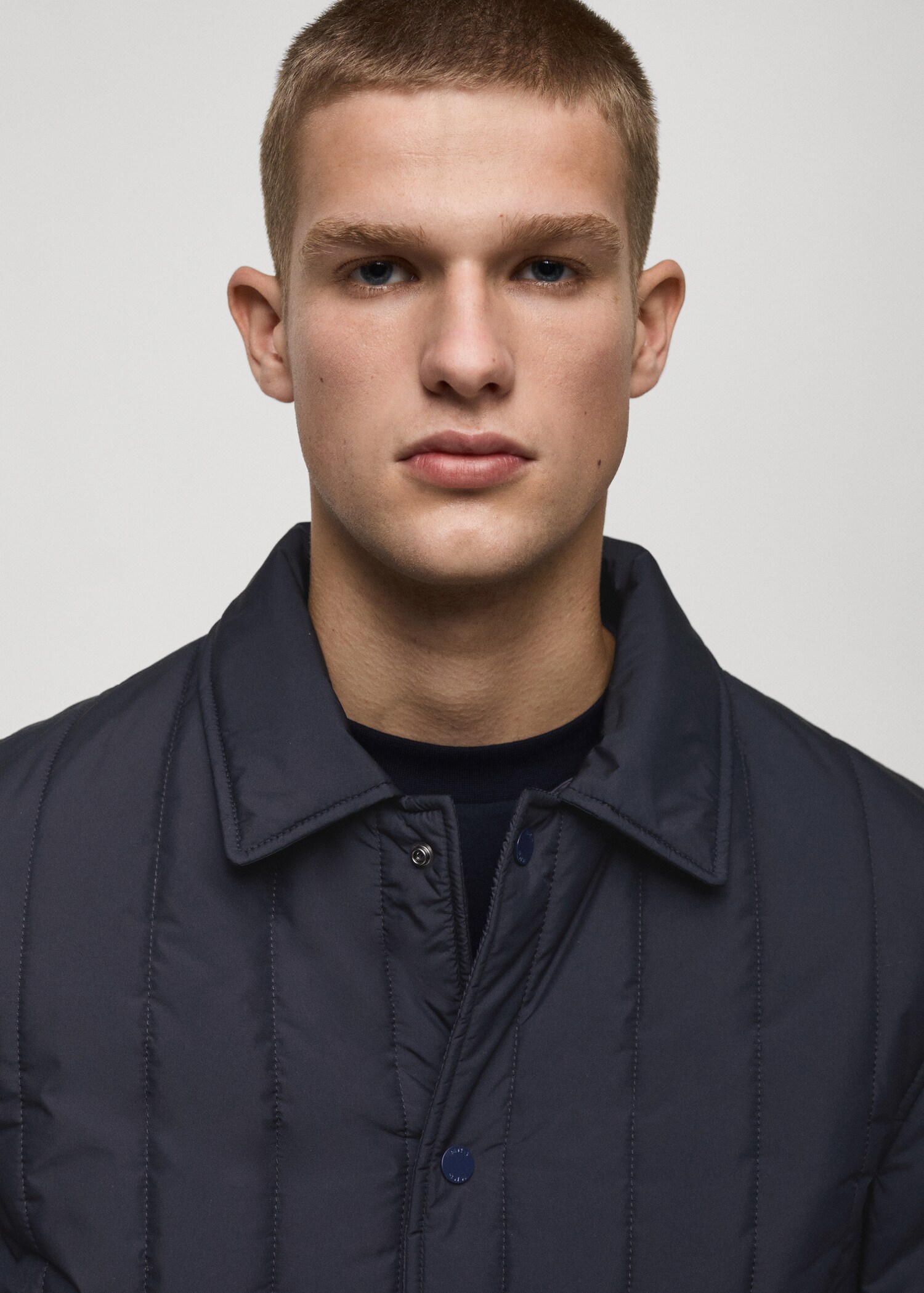 Water-repellent padded jacket - Details of the article 1
