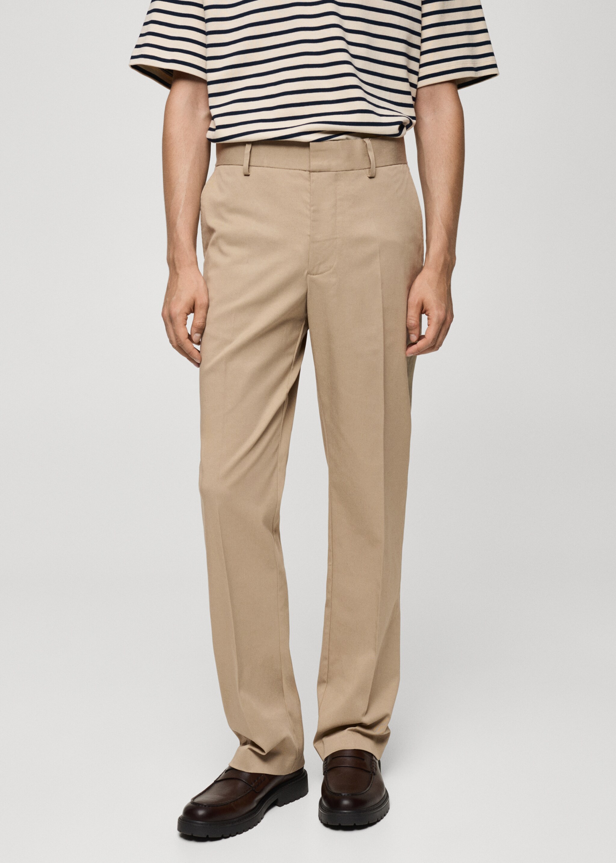 Regular Fit-Hose aus Baumwolle mit Tencel - Mittlere Ansicht, Mittelbraun. Ref: 77025967-00.