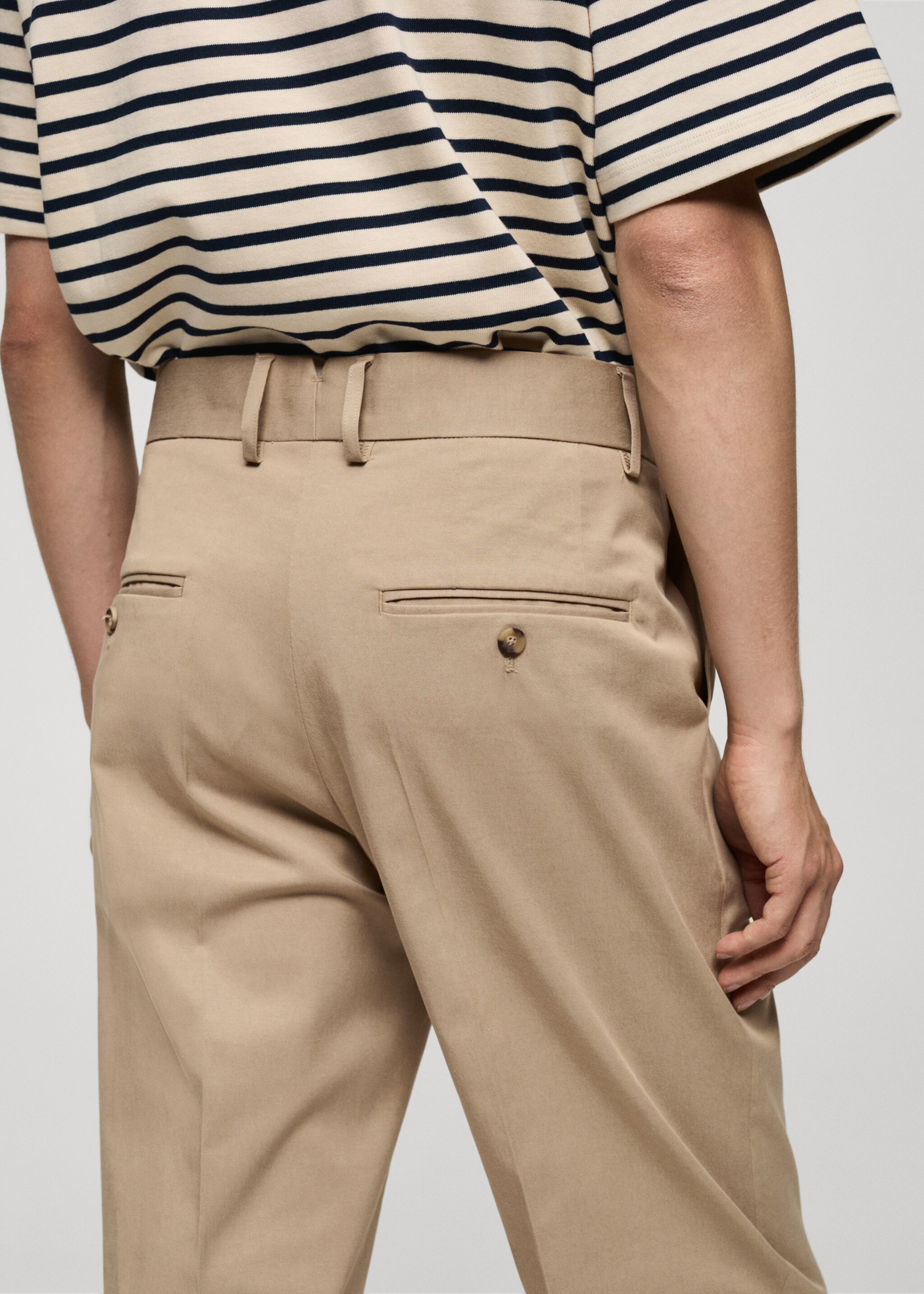 Regular Fit-Hose aus Baumwolle mit Tencel - Detail des Artikels 2, Mittelbraun. Ref: 77025967-00.