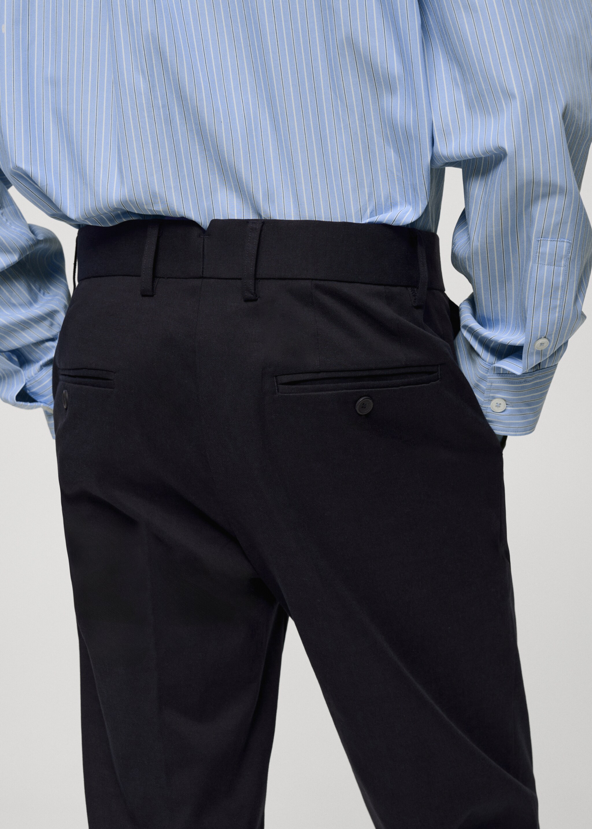 Regular Fit-Hose aus Baumwolle mit Tencel - Detail des Artikels 2, Dunkles Marineblau. Ref: 77025967-00.