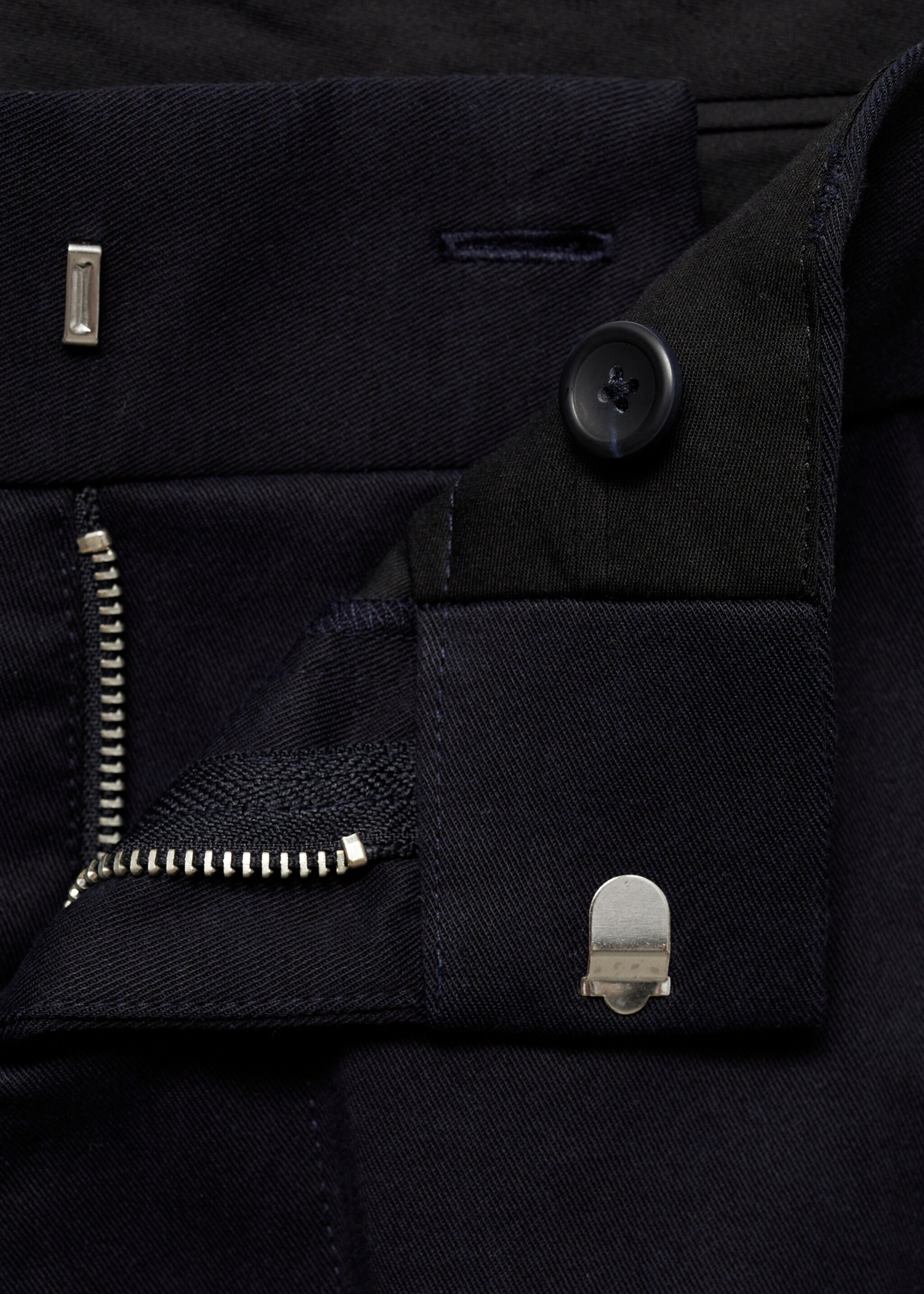Regular Fit-Hose aus Baumwolle mit Tencel - Detail des Artikels 8, Dunkles Marineblau. Ref: 77025967-00.