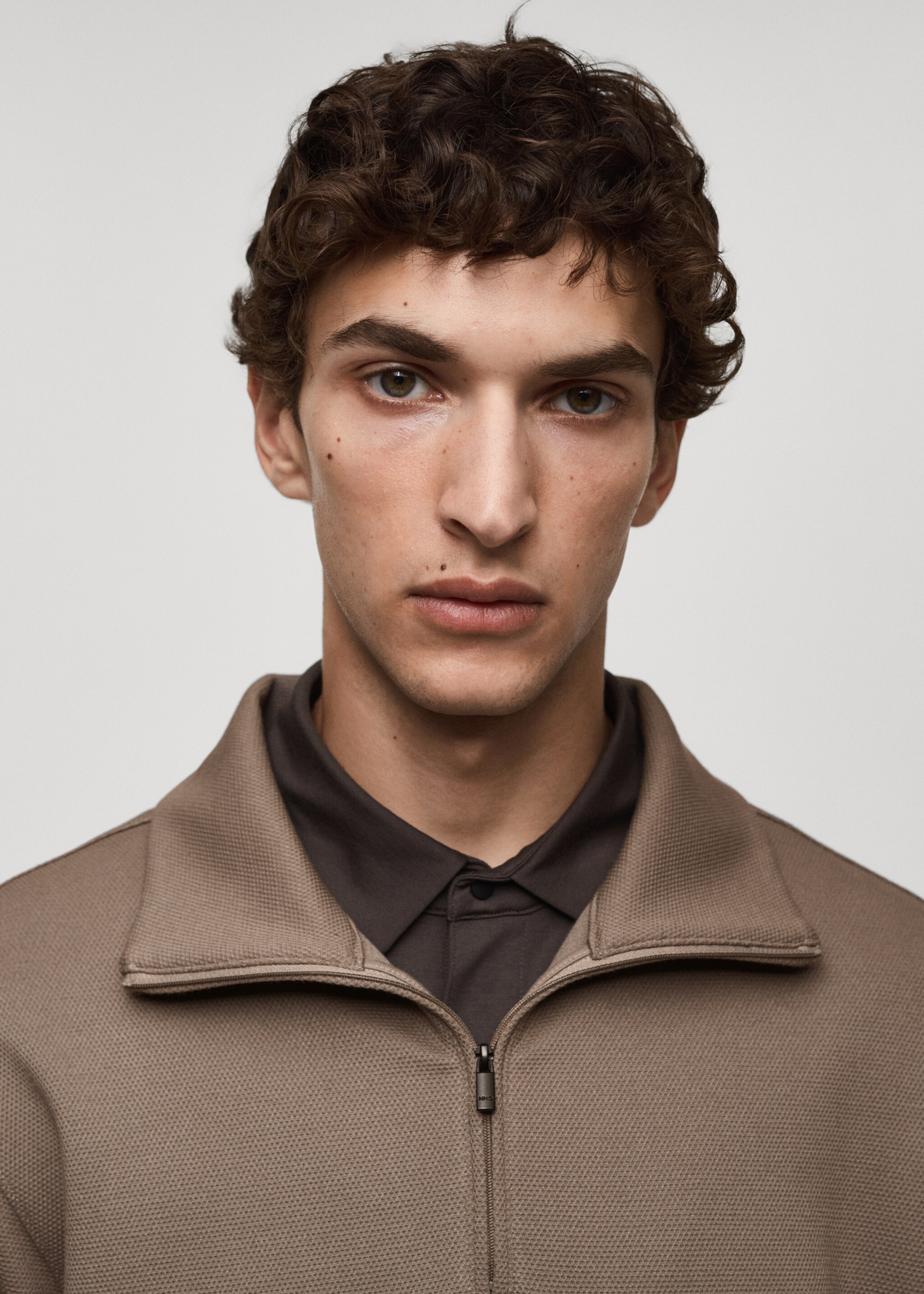Sweatshirt with anti-odour technology and zip - Details of the article 1, Mink Grey. Ref: 77025969-00.