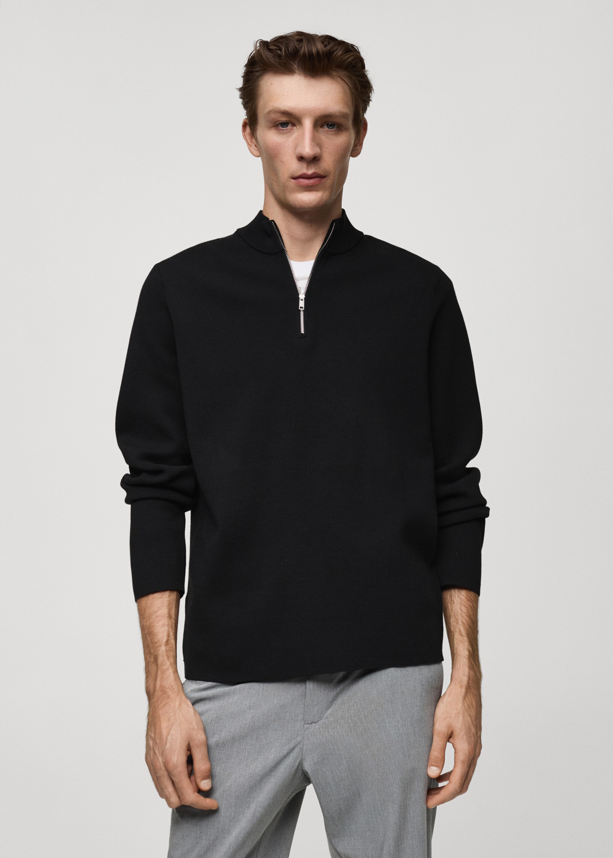 Medium-knit sweater with zip-up perkins neck - Medium plane, Black. Ref: 77025975-00.