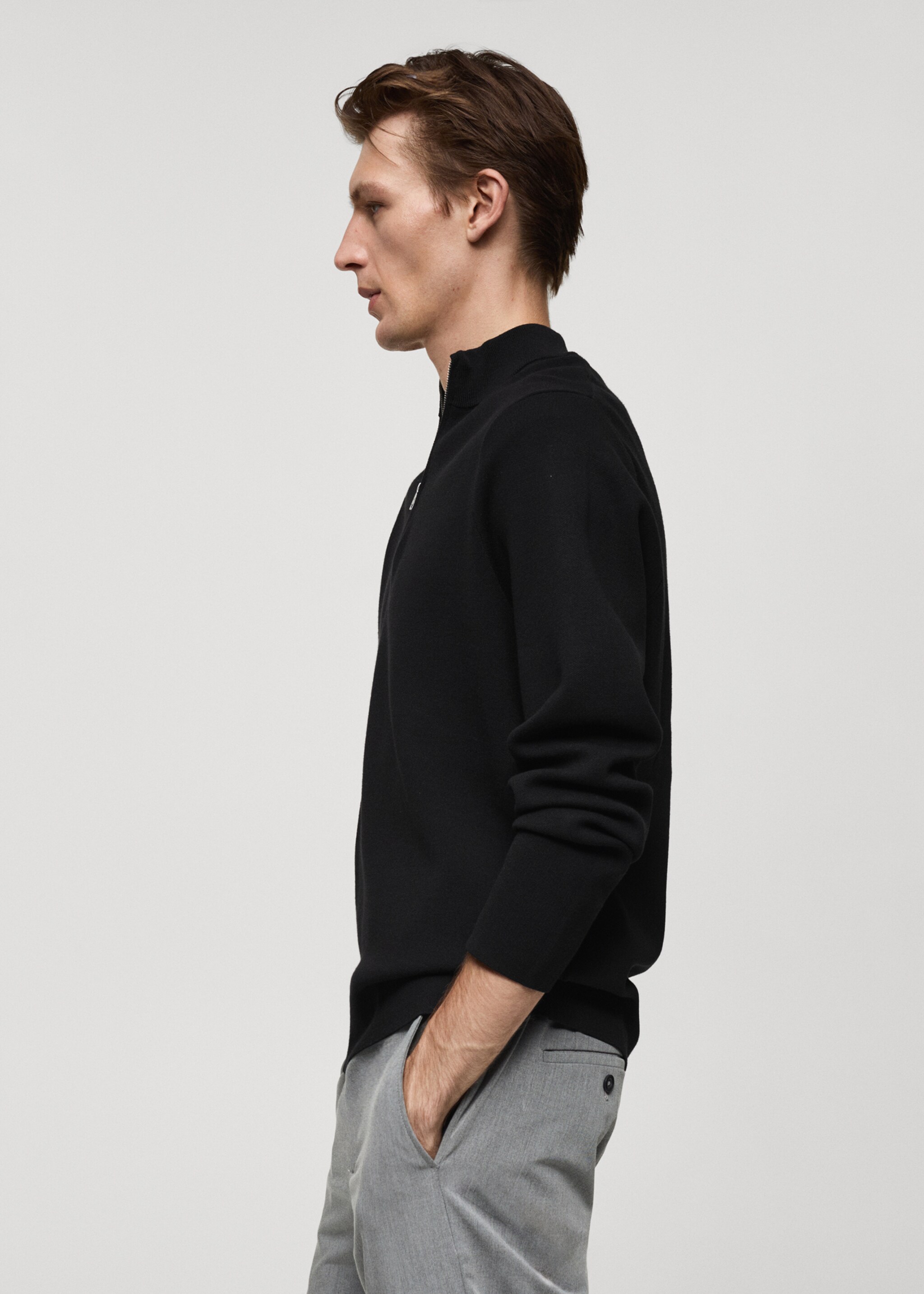 Medium-knit sweater with zip-up perkins neck - Details of the article 2, Black. Ref: 77025975-00.